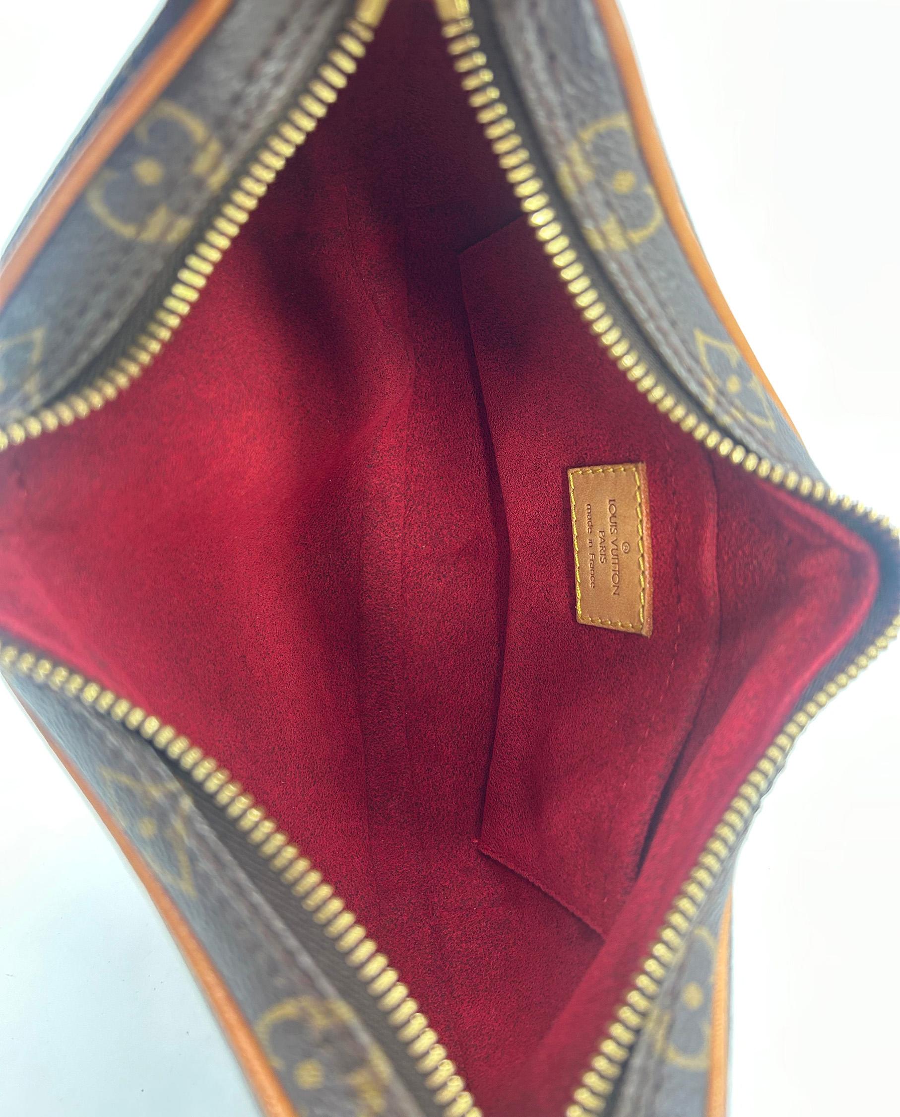 Louis Vuitton Monogram Pochette Croissant For Sale 3