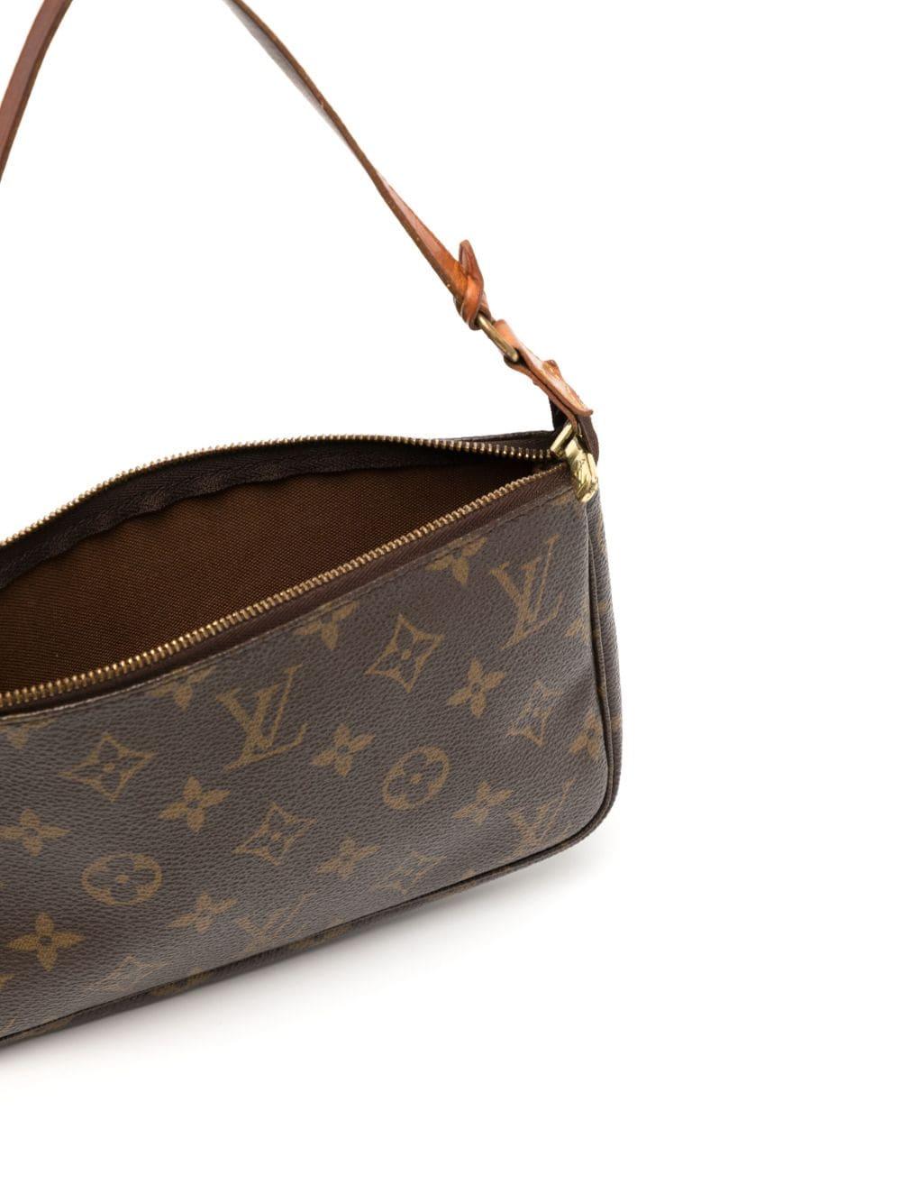 Women's or Men's Louis Vuitton Monogram Pochette Handbag