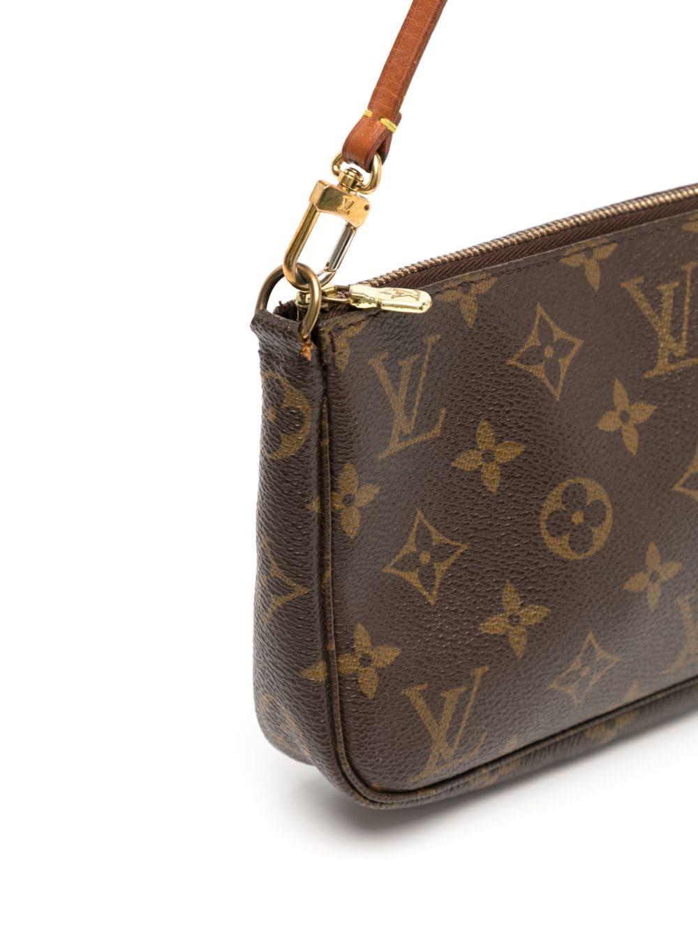 Louis Vuitton Monogram Pochette Handbag In Excellent Condition In London, GB