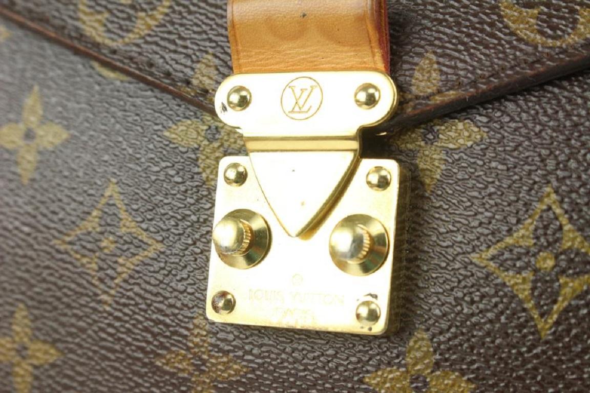 Louis Vuitton Monogram Pochette Metis Crossbody Bag 108lv20 In Good Condition In Dix hills, NY