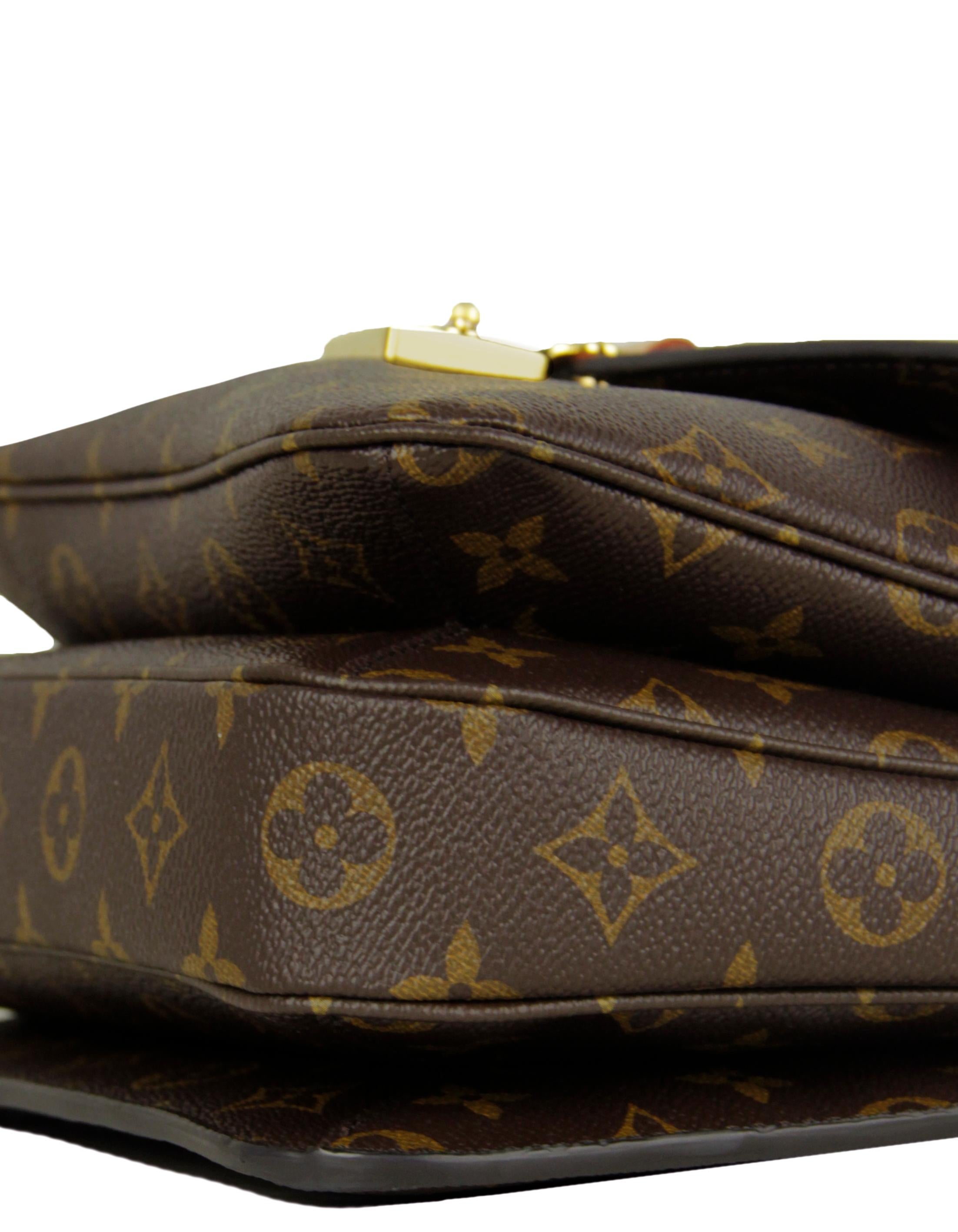 Louis Vuitton Monogram Pochette Metis Messenger Bag In Excellent Condition For Sale In New York, NY