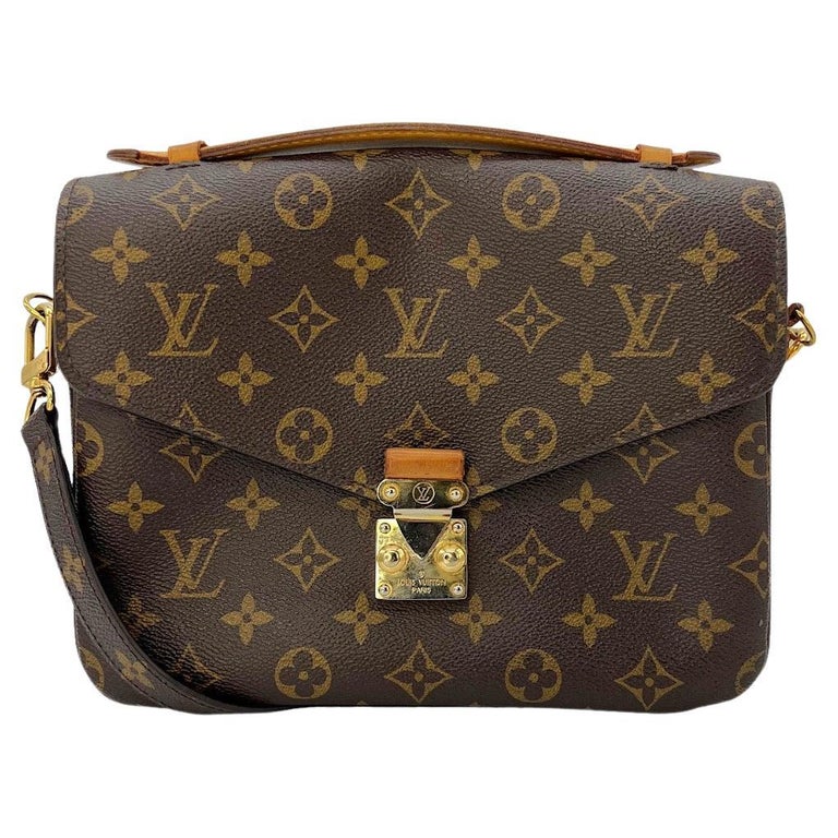Louis Vuitton Pochette Bag - 258 For Sale on 1stDibs