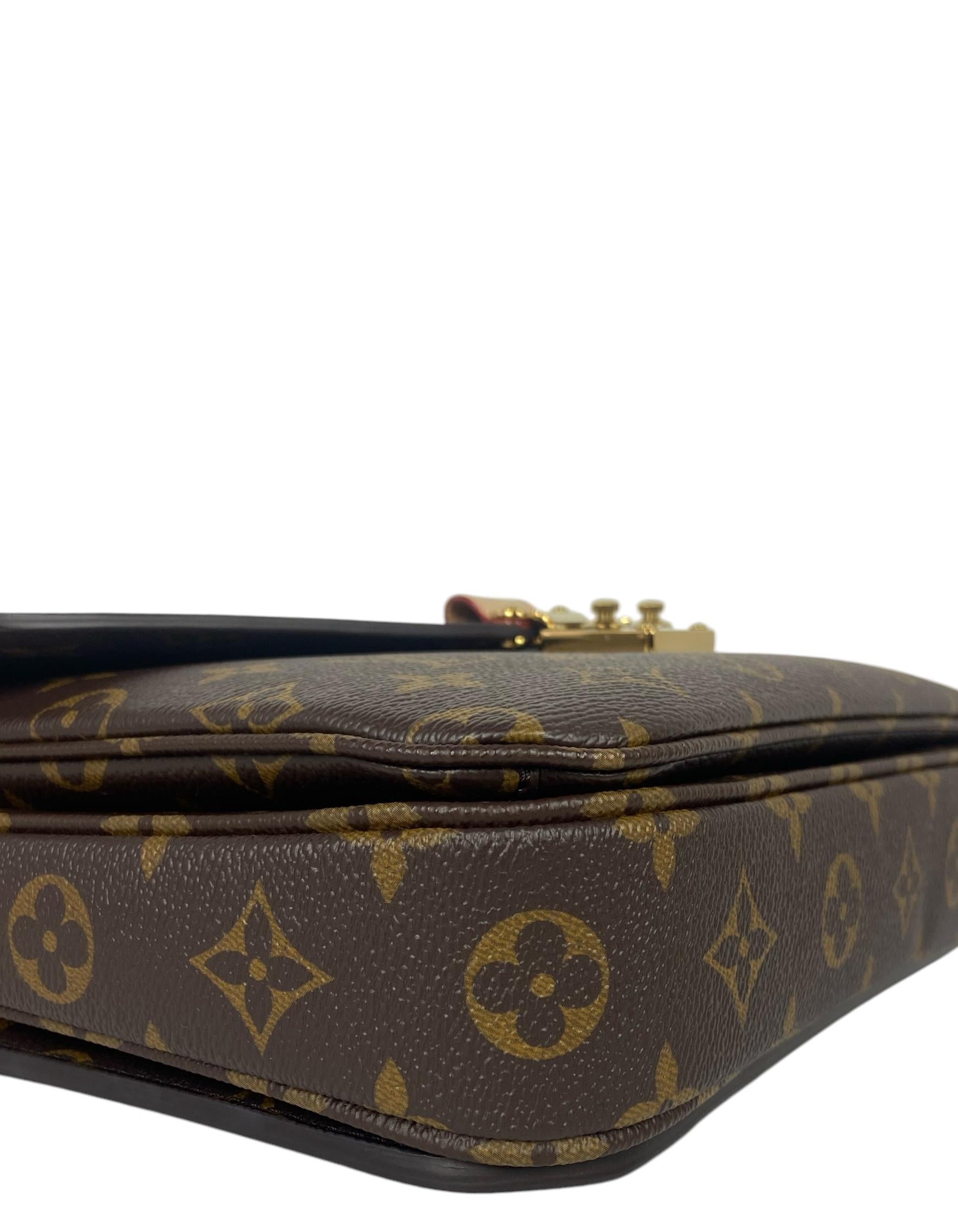 Louis Vuitton Monogram Pochette Metis Messenger Crossbody Bag In Excellent Condition For Sale In New York, NY