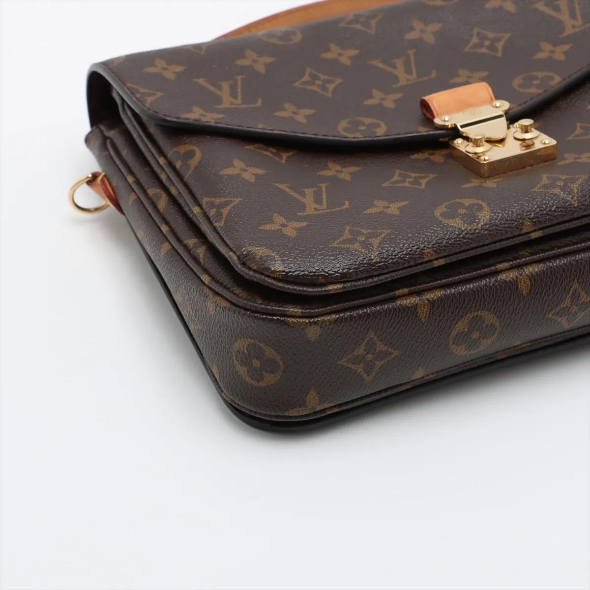 Donna Louis Vuitton Monogram Pochette Métis MM in vendita