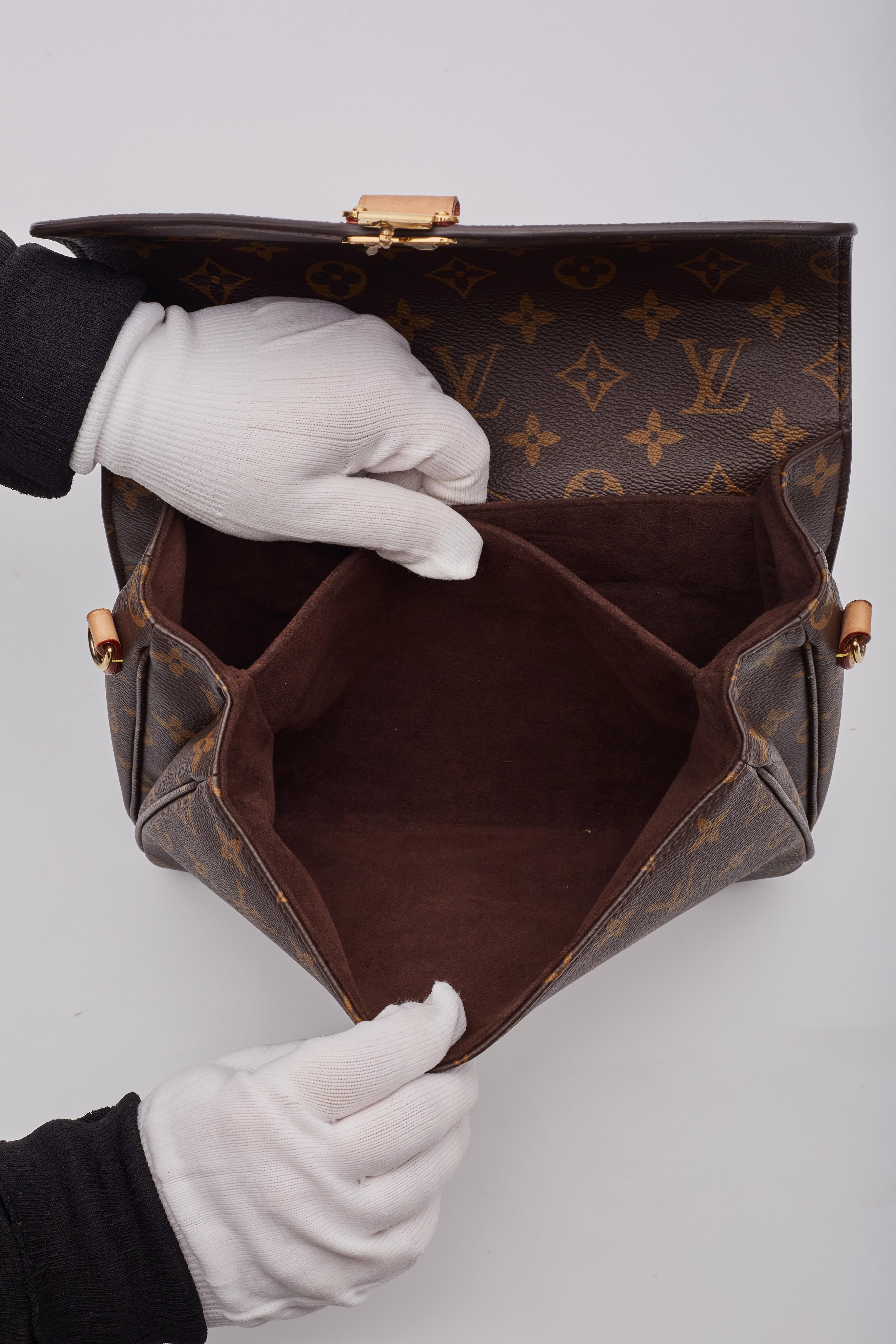 Louis Vuitton Monogram Pochette Metis Shoulder Bag 2022 For Sale 7