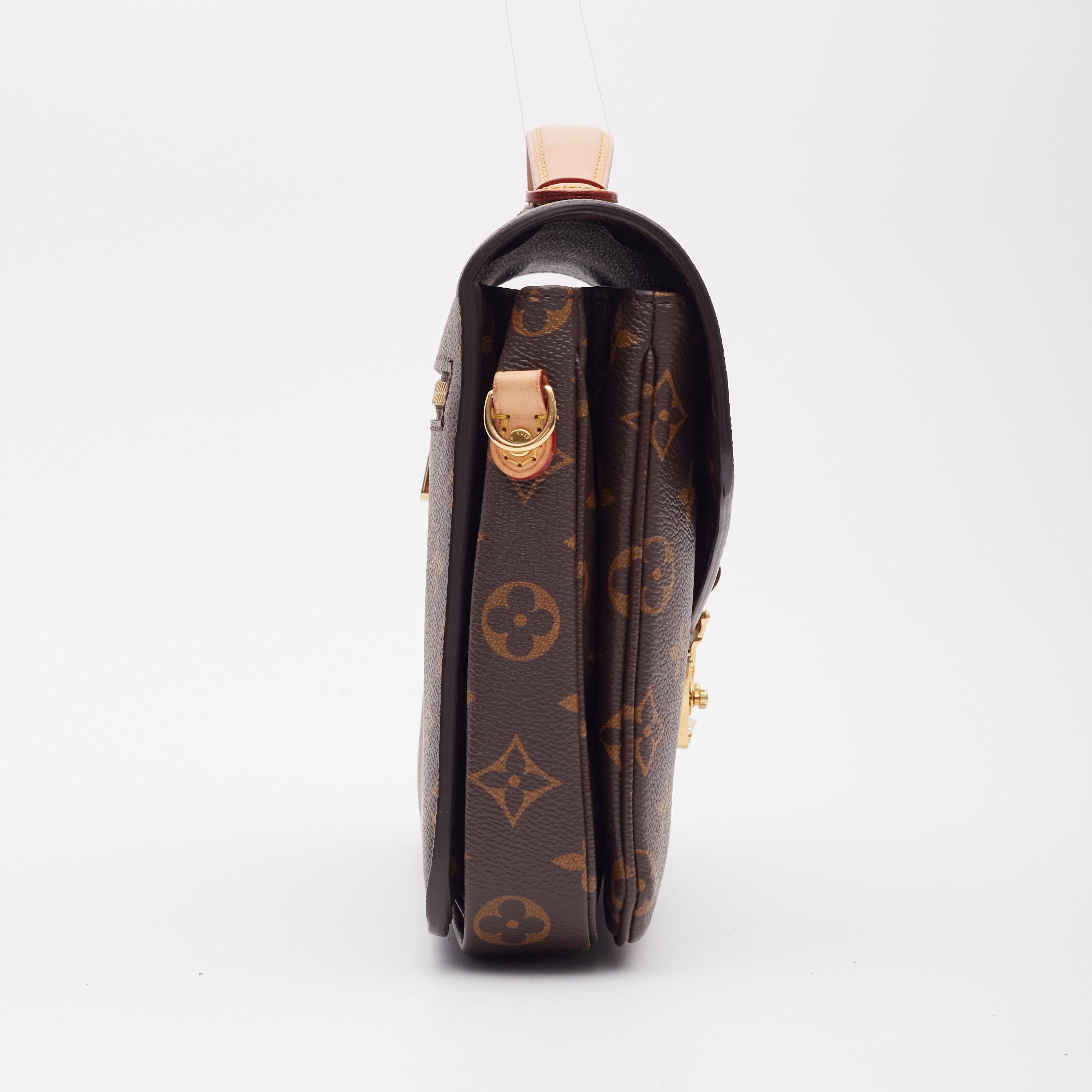 Louis Vuitton Monogram Pochette Metis Shoulder Bag 2022 For Sale 1