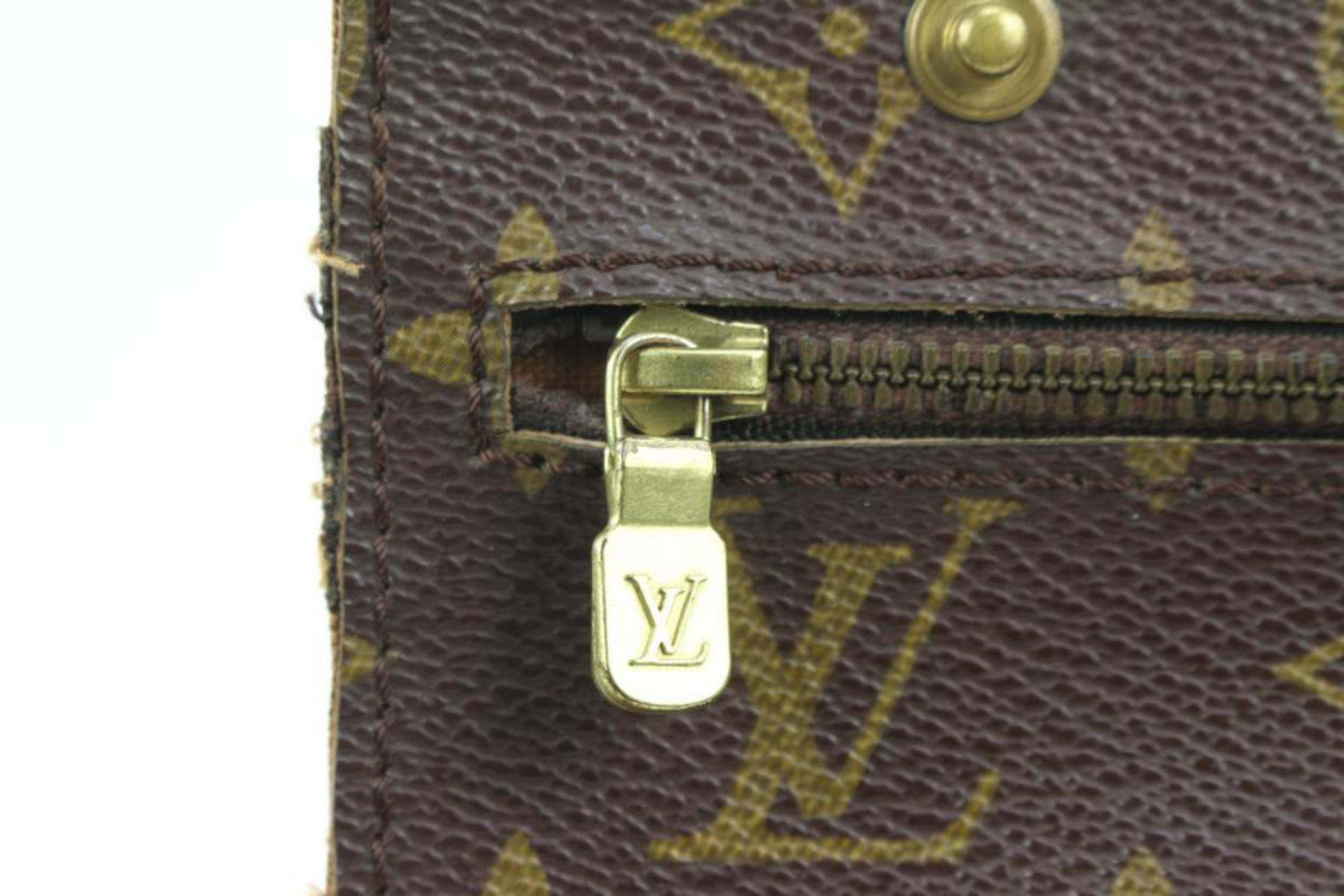 Louis Vuitton Pochette Randonnee à insert monogramme 55lk32s Bon état - En vente à Dix hills, NY