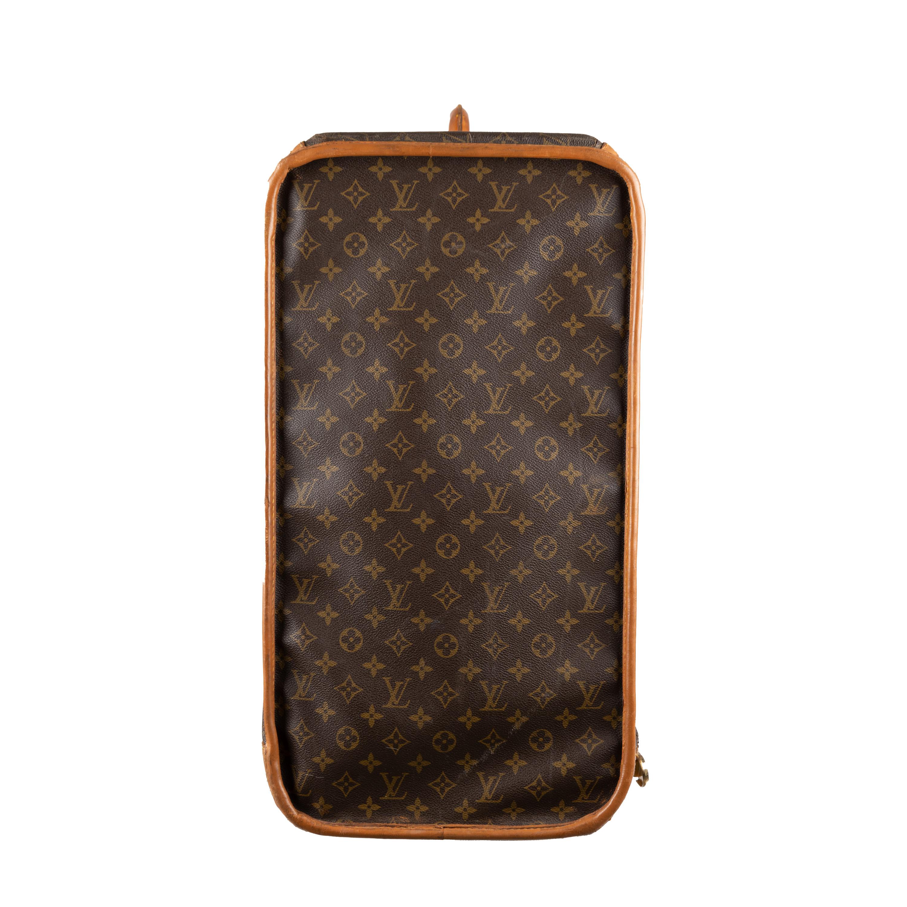 Women's or Men's Louis Vuitton Monogram Pullman Travel Bag - '80s For Sale