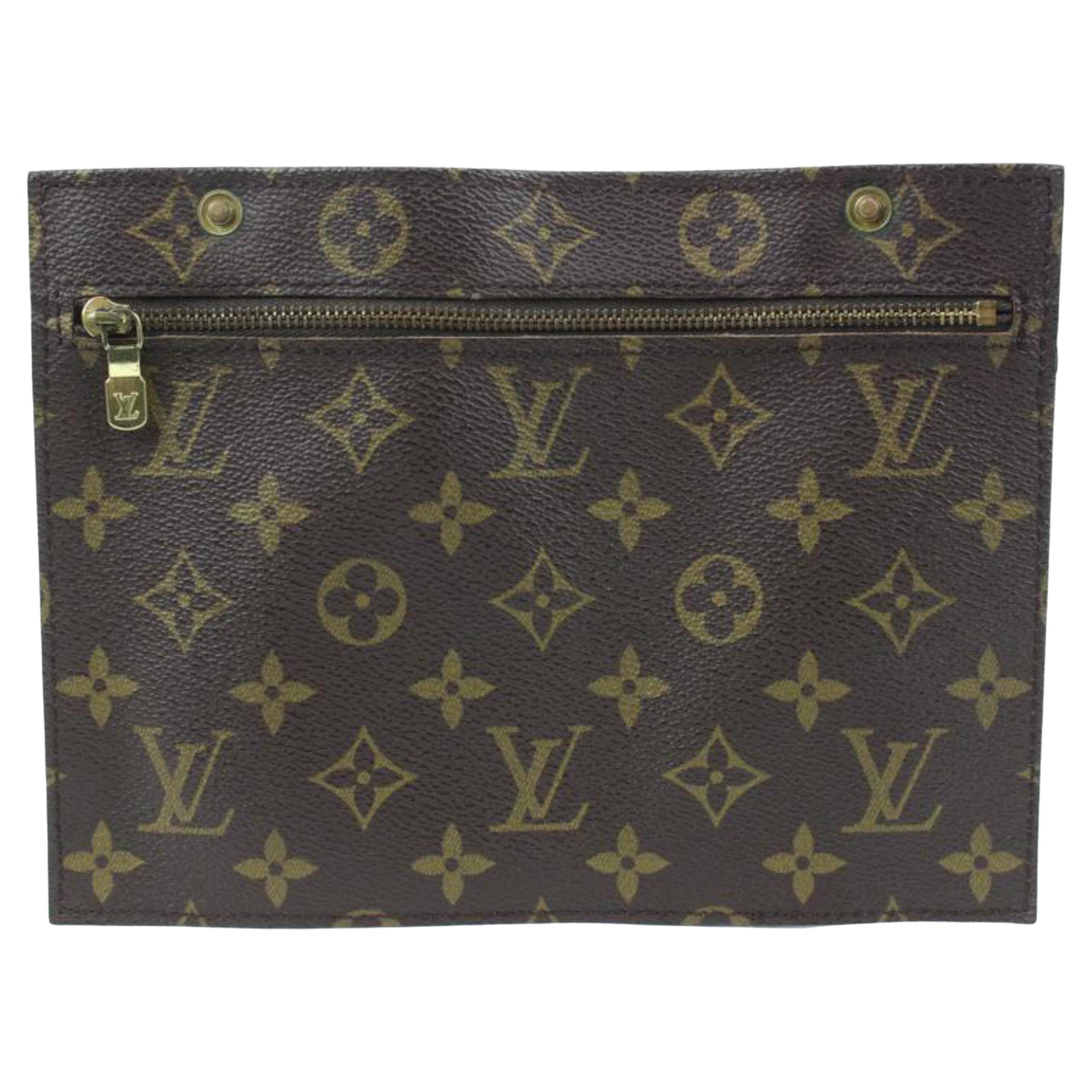 Louis Vuitton - Pochette plate à insert Randonnee avec monogramme, 20lv131s en vente