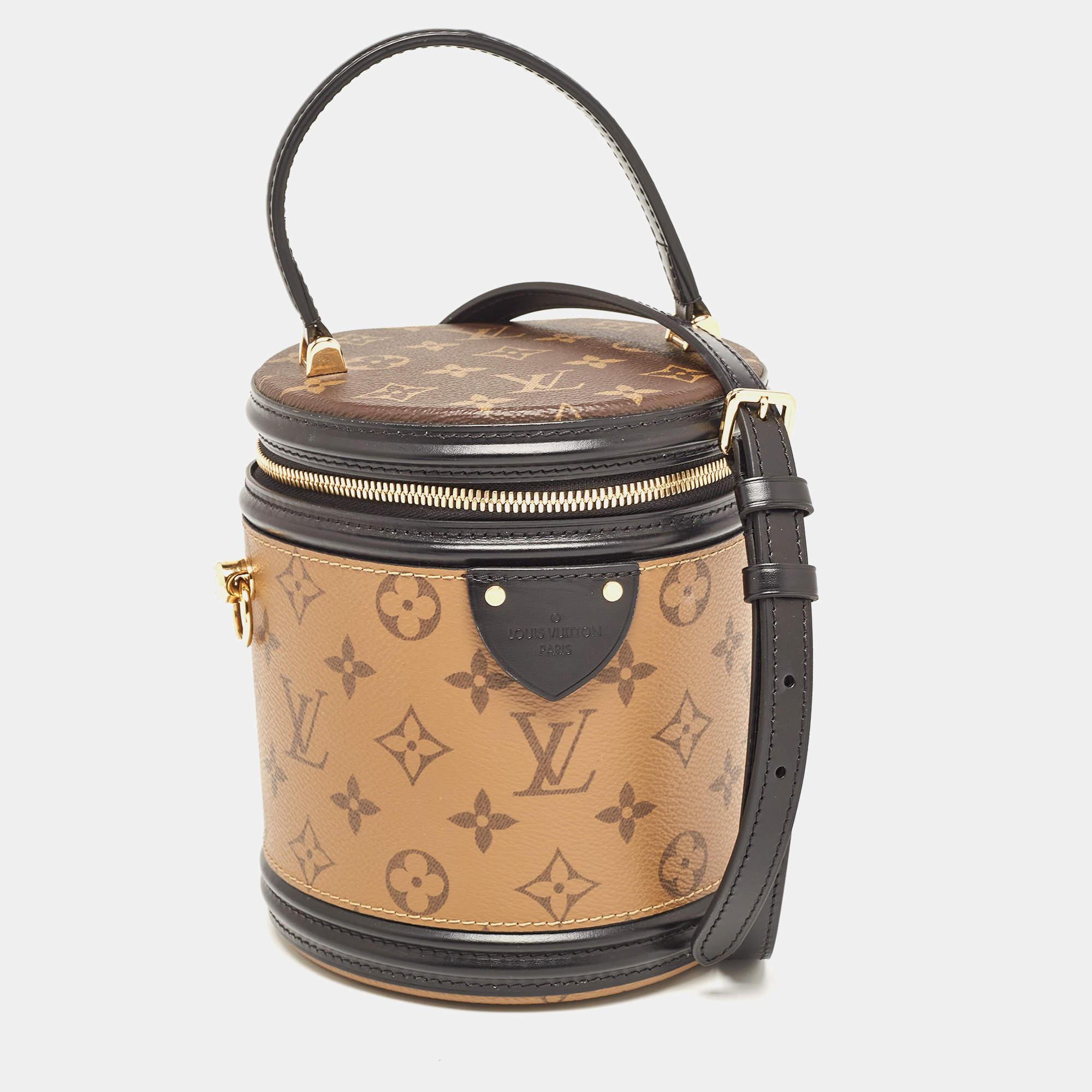 Featuring the LV Cannes beauty case's historical shape, designer Nicolas Ghesquière revives a long-standing classic with this Cannes bag. This elegant piece reimagines a traditional silhouette steeped in Louis Vuitton's heritage. Crafted from