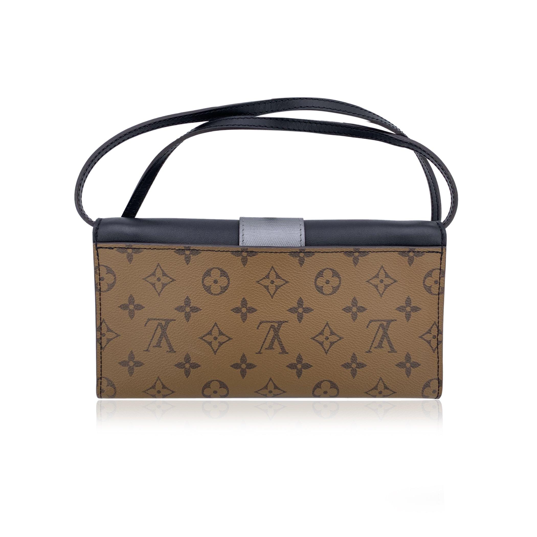 Noir Louis Vuitton - Pochette à colonne inversée en toile Monogram en vente