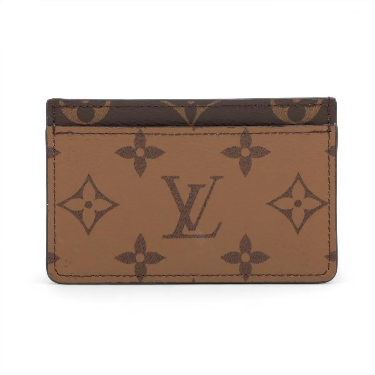The Louis Vuitton Monogram Reverse Card Case is a stylish and practical accessory that blends iconic design with everyday functionality. Crafted from Monogram Reverse canvas, it features a contrasting mix of classic and reversed monogram patterns,