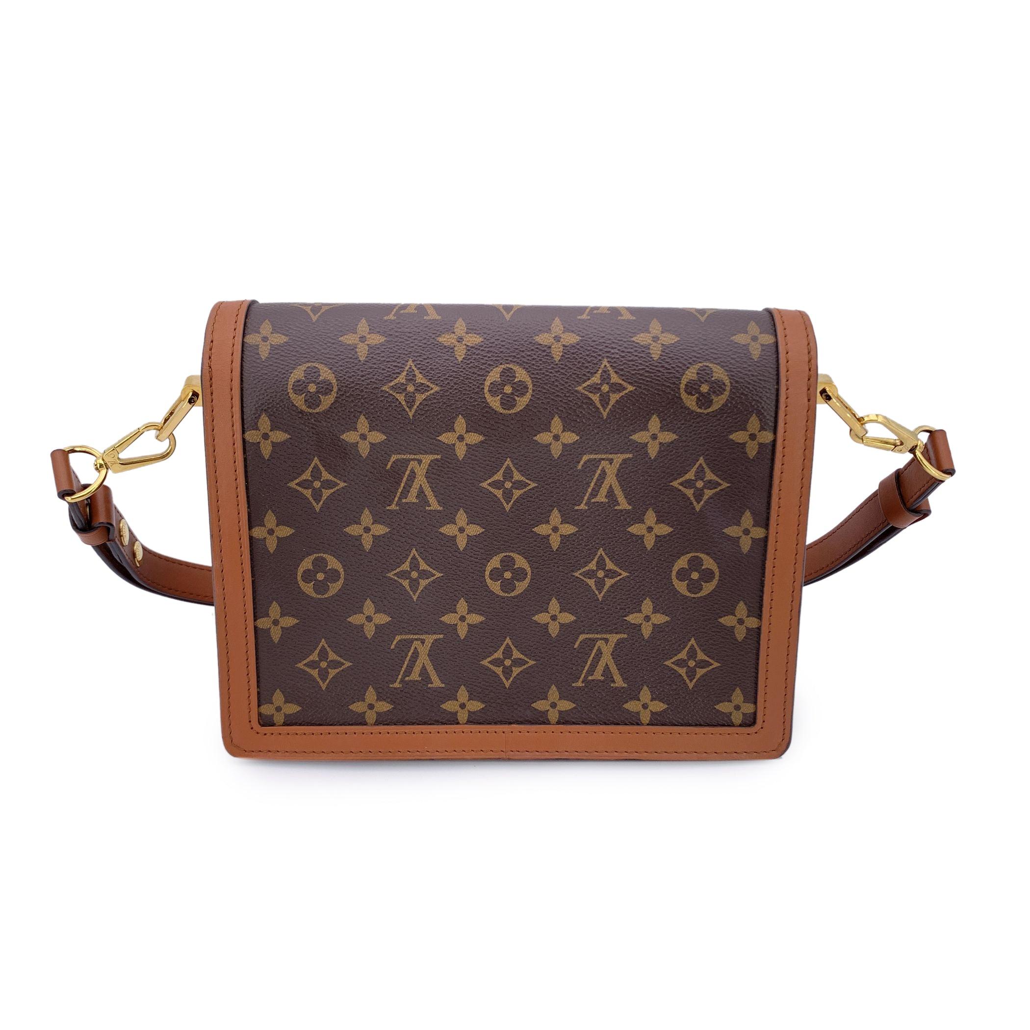 Louis Vuitton Monogram Reverse Dauphine MM Shoulder Bag M45958 In Excellent Condition For Sale In Rome, Rome