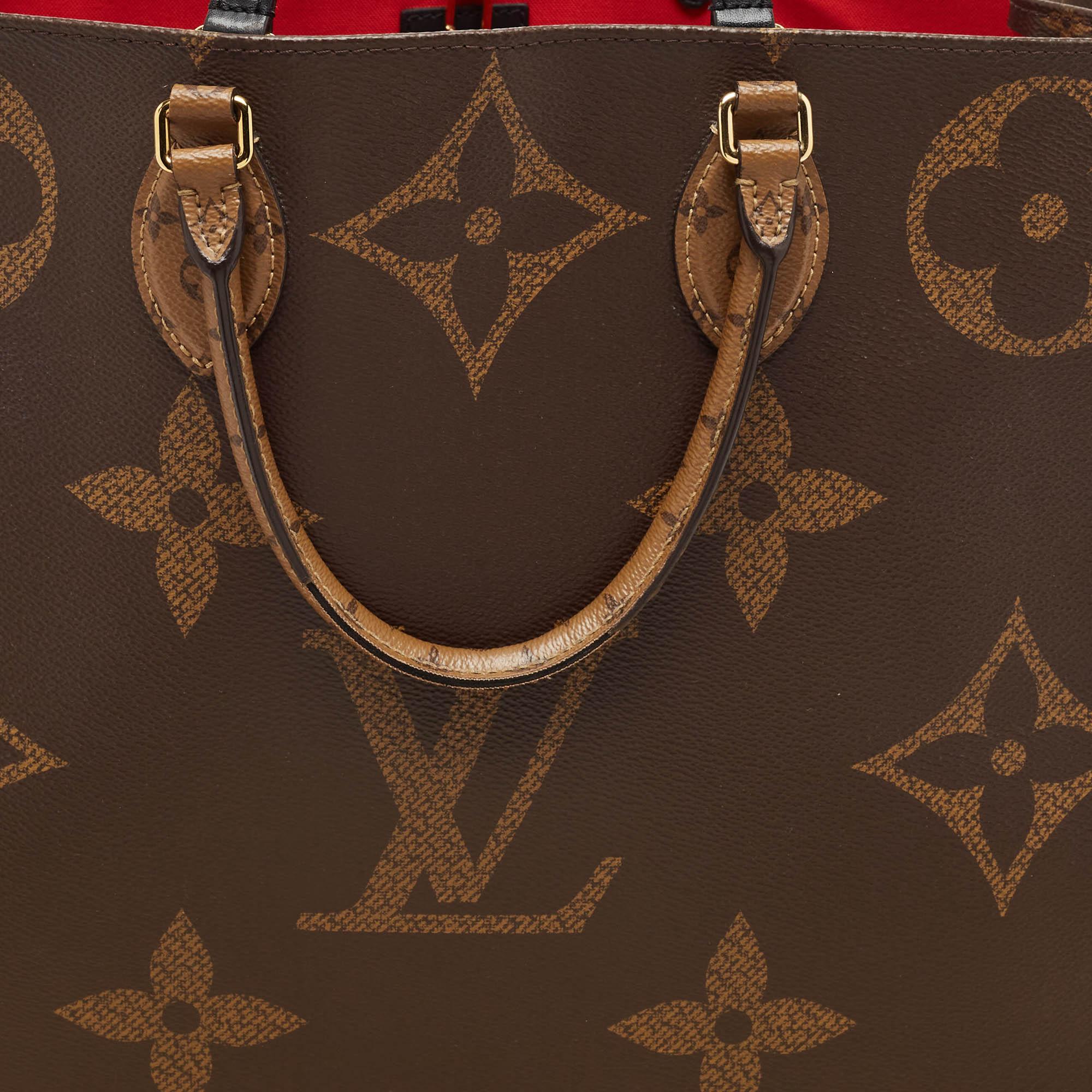  Louis Vuitton - Sac OnTheGo GM en toile géante à monogramme inversé Pour femmes 