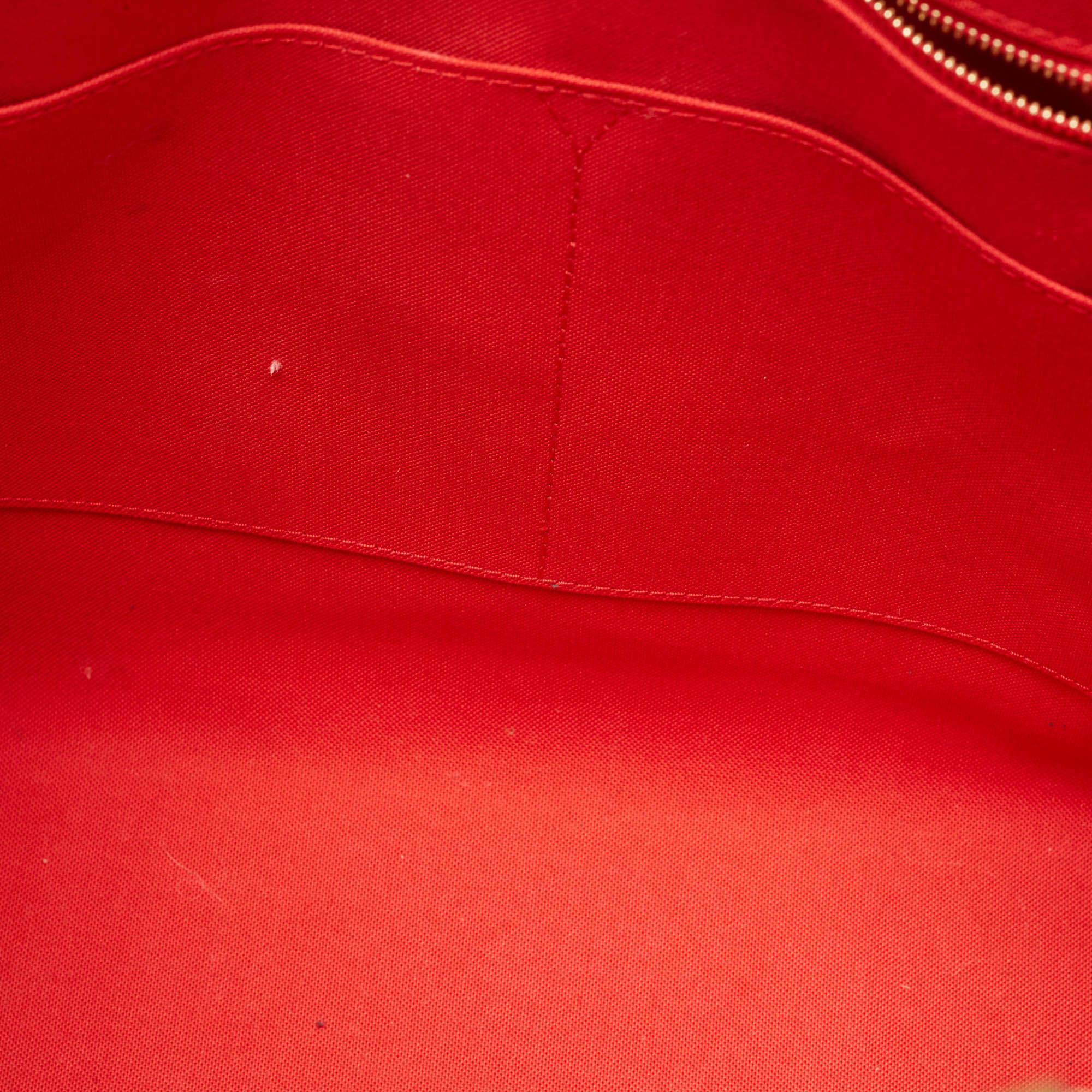 Louis Vuitton - Sac OnTheGo GM en toile géante à monogramme inversé 2