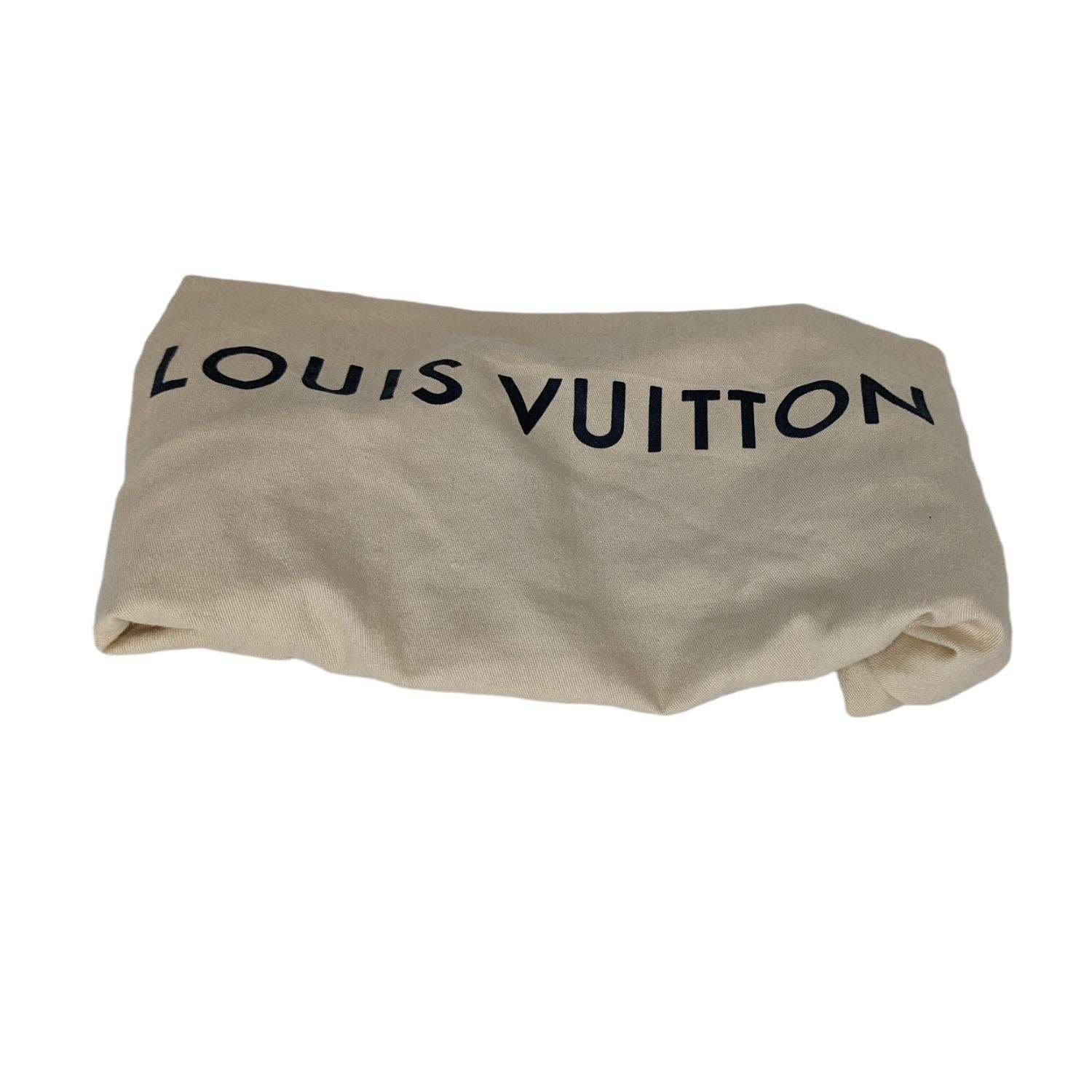 Women's Louis Vuitton Monogram Reverse Giant Onthego GM Tote