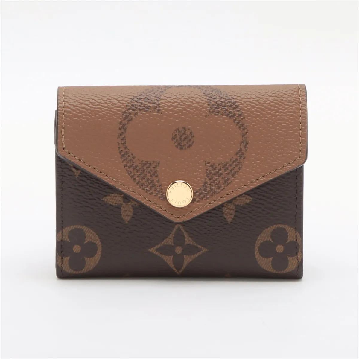 Le Monogram Reverse Victorine de Louis Vuitton est un portefeuille élégant et fonctionnel qui présente l'emblématique toile Monogram Reverse, ajoutant une touche contemporaine au design classique du Monogram. Le portefeuille est fabriqué en toile