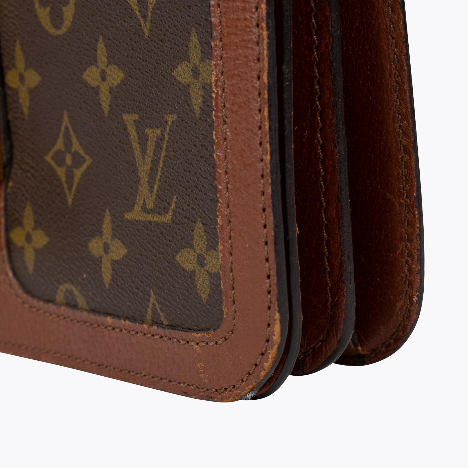 Louis Vuitton Monogram Rond Point Shoulder Bag For Sale 3