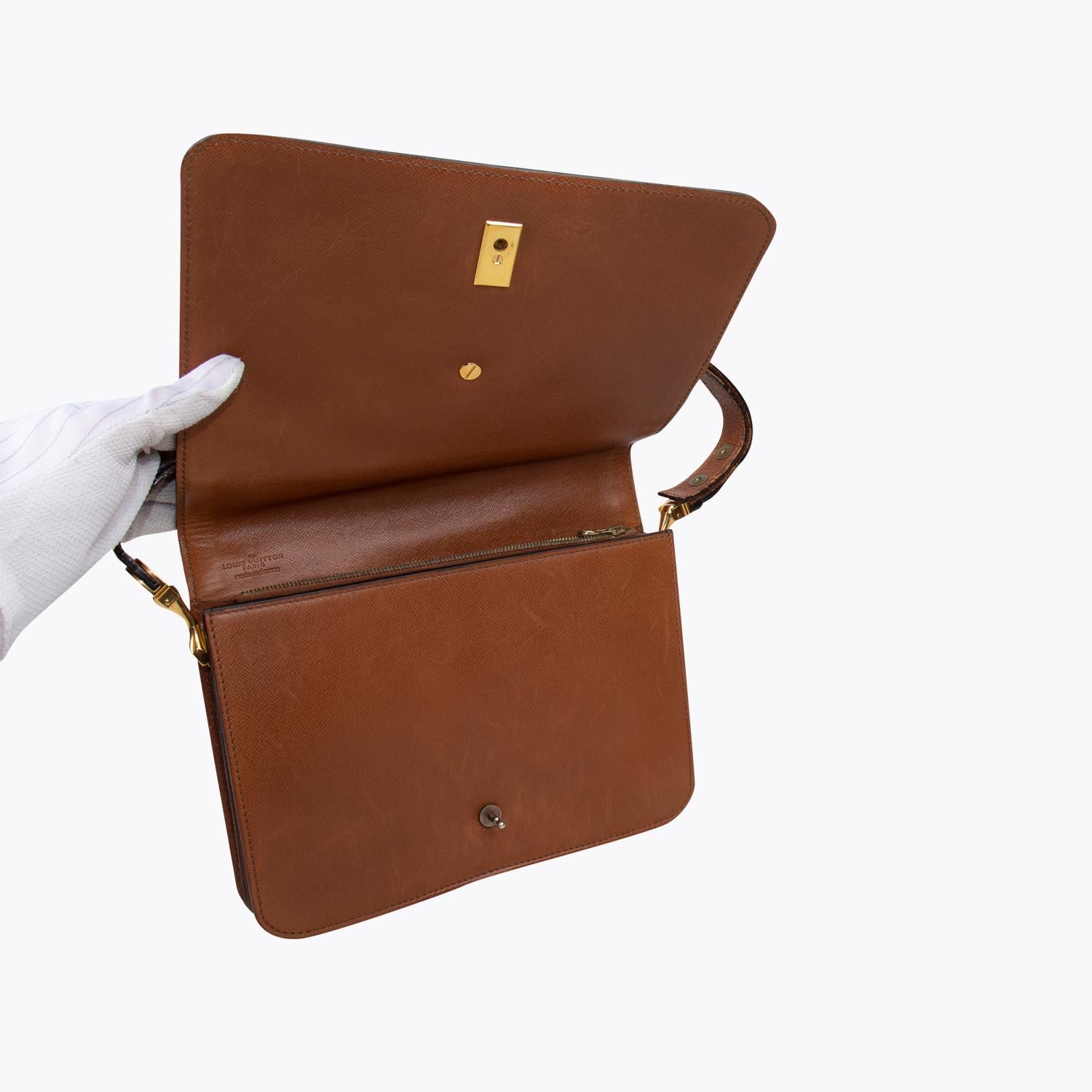 Women's Louis Vuitton Monogram Rond Point Shoulder Bag For Sale