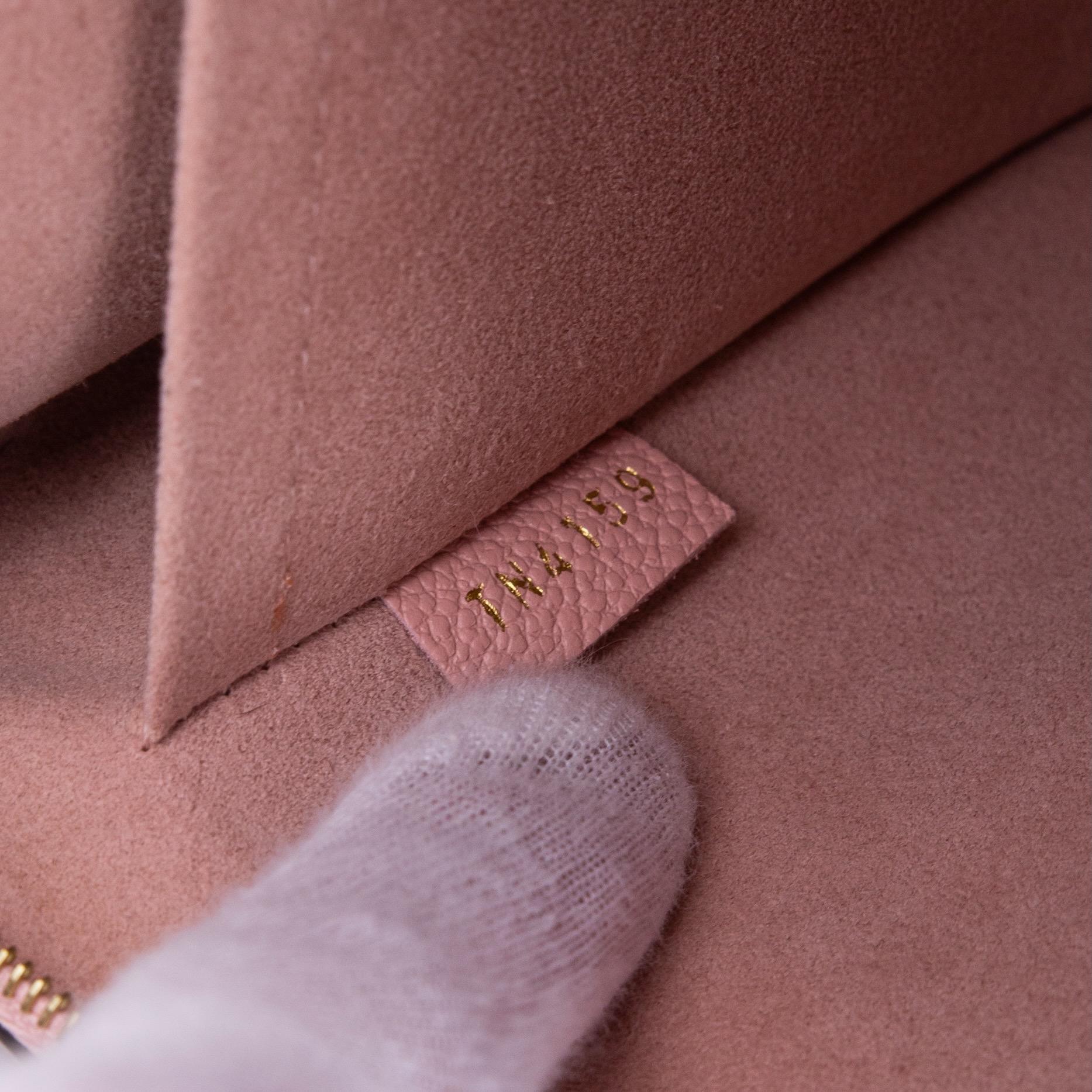 Women's or Men's Louis Vuitton Monogram Rose Poudre Daily Pouch (2019)