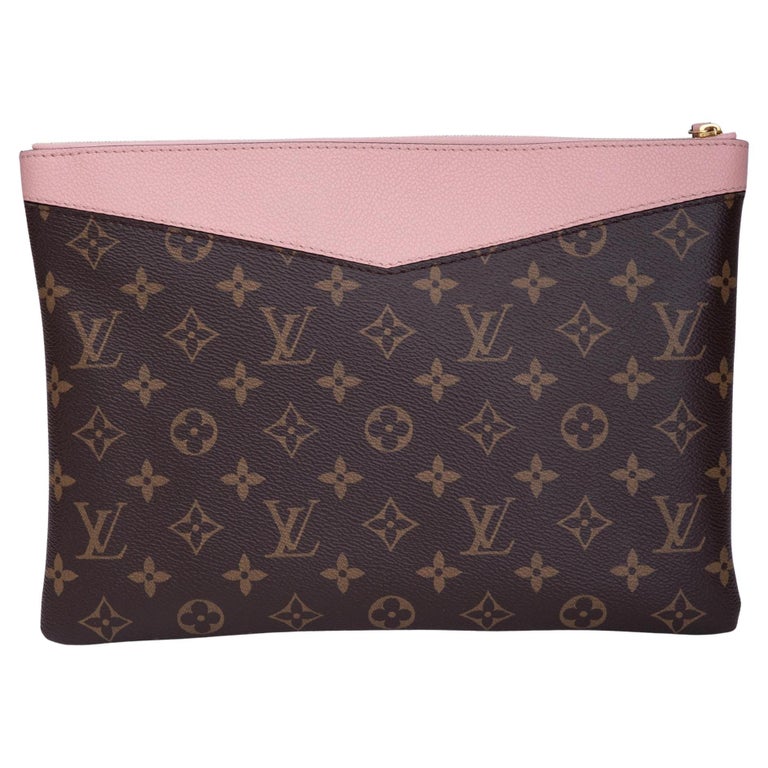 Louis Vuitton Monogram Rose Poudre Daily Pouch (2019) For Sale at 1stDibs