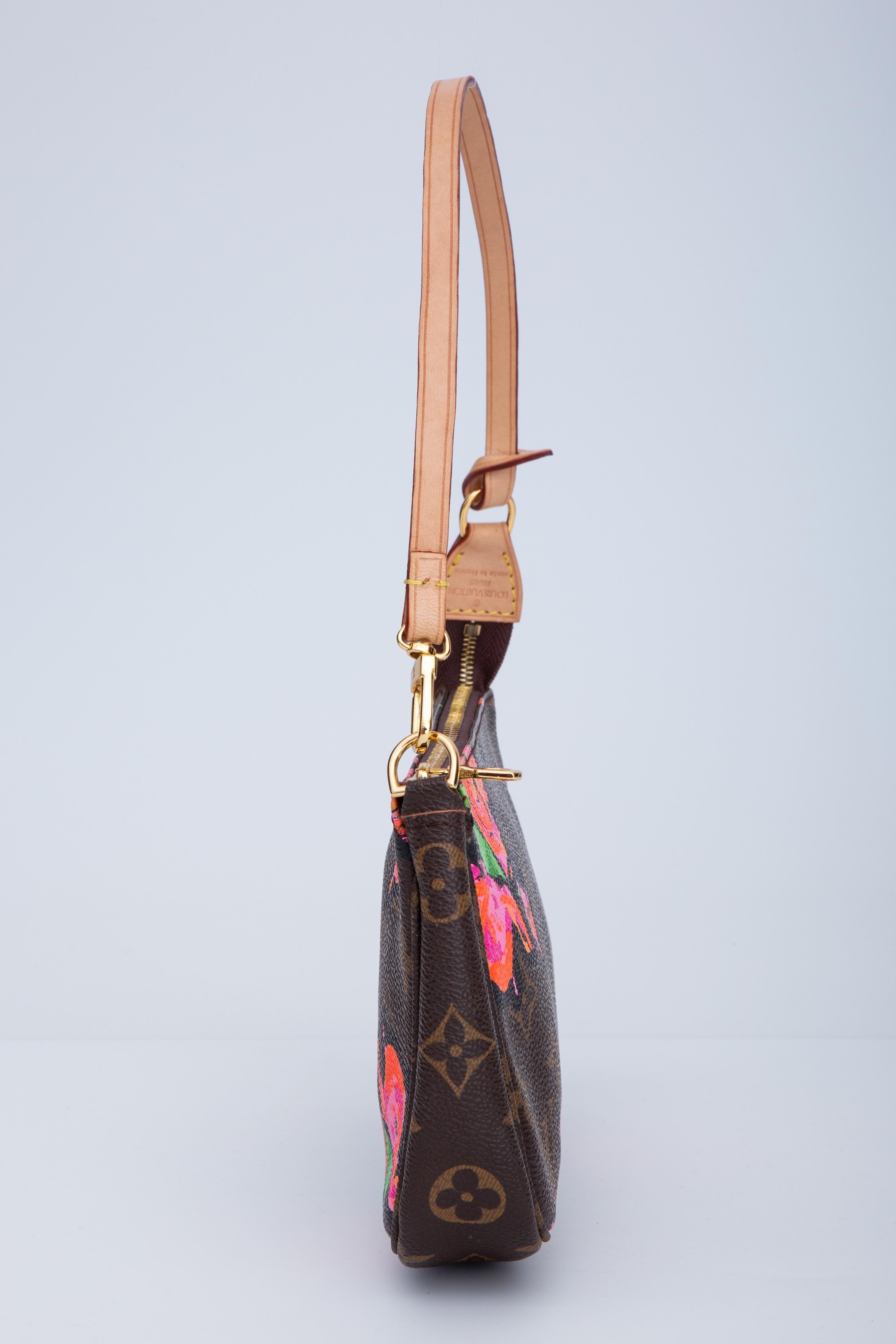 Louis Vuitton Monogram Roses Pochette Accessories (2008) Shoulder bag In Good Condition In Montreal, Quebec