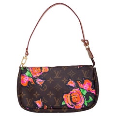 Monogrammierte Roses Pochette-Accessoires von Louis Vuitton (2008)