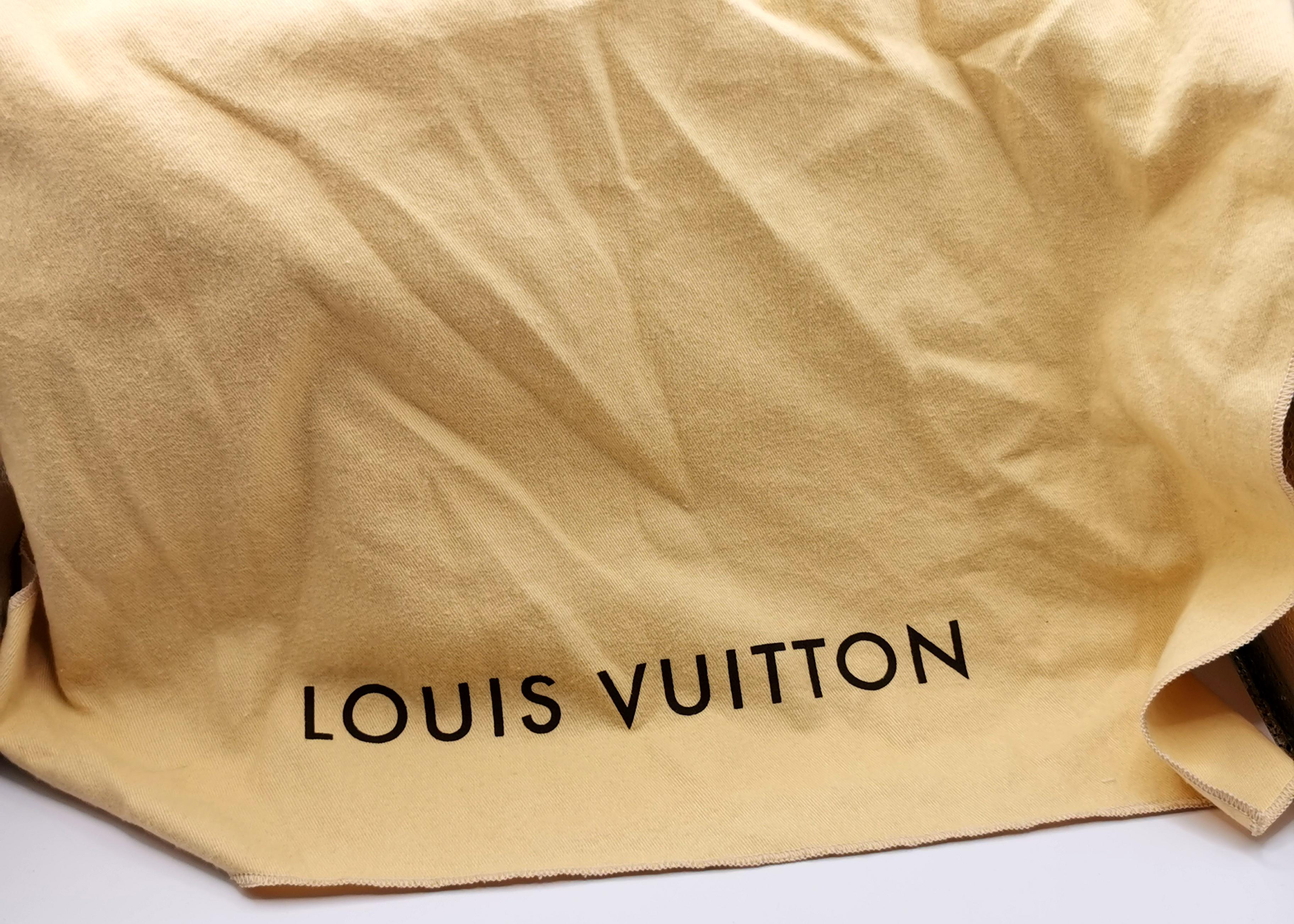 Louis Vuitton monogram Roxbury Drive handbag, Pomme D'amour, Red Vernis leather 7
