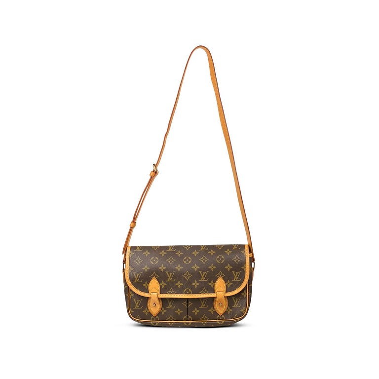 Louis Vuitton Monogram Sac Gibeciere MM Crossbody Bag at 1stDibs
