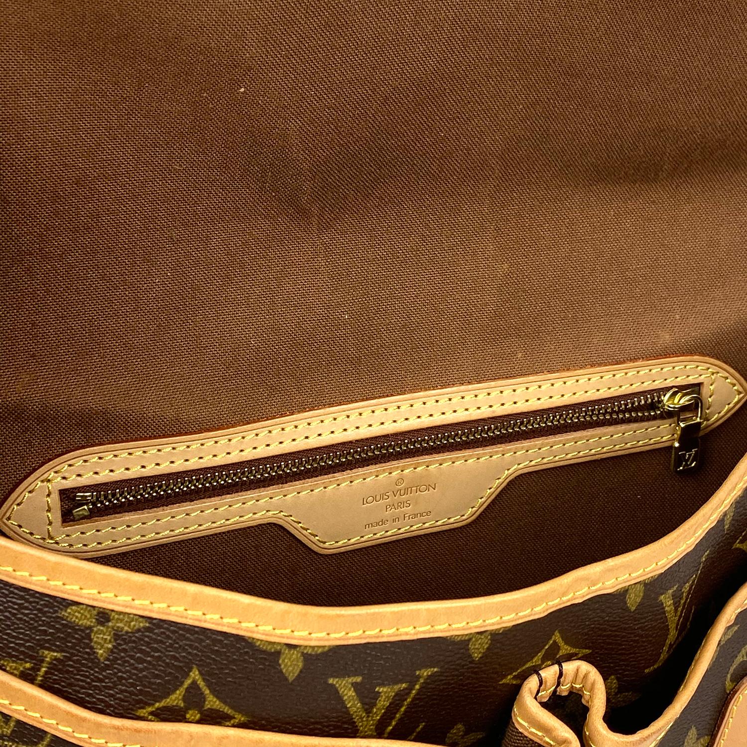 Louis Vuitton Monogram Sac Gibeciere MM Crossbody Bag 1