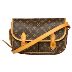 Retro Louis Vuitton Monogram Sac Gibeciere MM Crossbody Bag