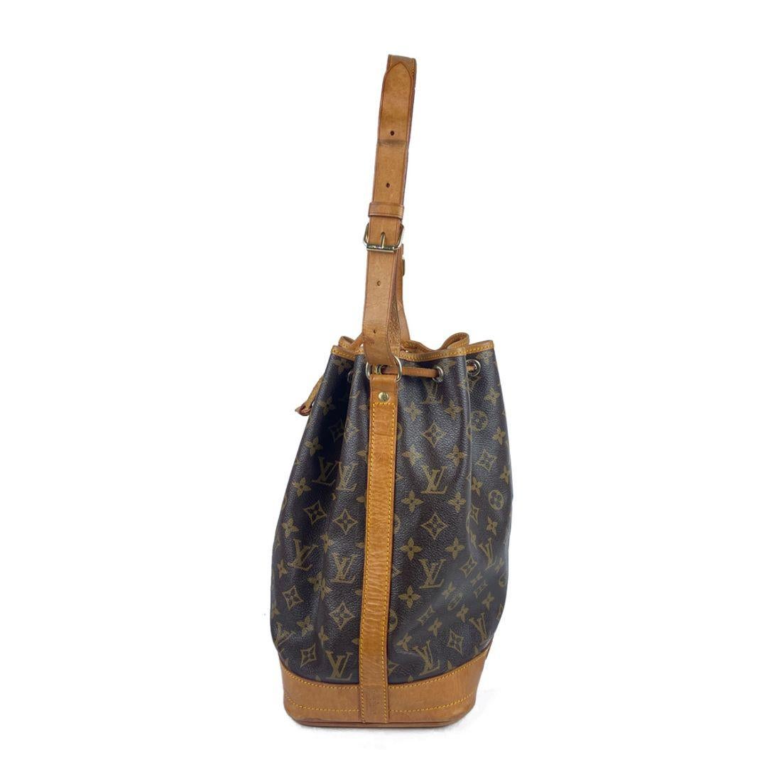 Louis Vuitton Monogram Noe Bucket Bag.

Material: Canvas & Leather

Hardware: Gold toned

Size & handle:

Height: 34cm

Length: 39cm

Depth: 16cm

Handle Drop: 25cm

Dust Bag included.

Condition

Overall Condition: Major Signs of Use

Interior