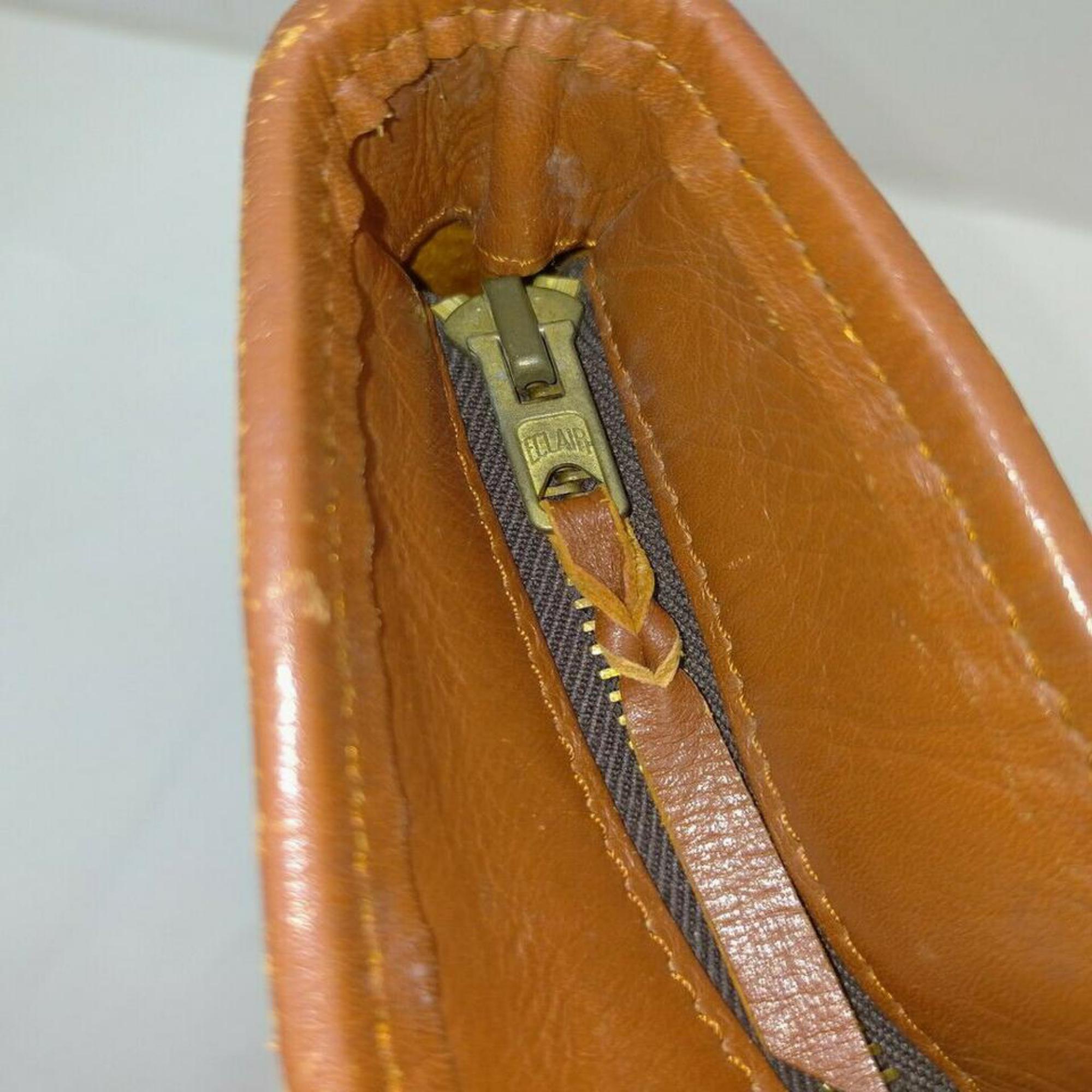 Louis Vuitton Monogram Sac Weekend PM Zip Tote Bag 855360
BON ETAT
(7/10 ou B)

(Extérieur) Frottement mineur sur les parties en cuir

(Extérieur) Petite tache sur les parties en cuir

(Poignée) Frottement mineur sur une partie de la poignée

Petite