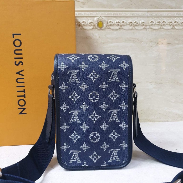  Louis Vuitton M43293 Messenger GM Monogram Savannah Chapman  Brothers Collection Shoulder Bag Monogram Savannah Canvas Men's Like Used,  Navy. Noted Color: Ankle : Clothing, Shoes & Jewelry