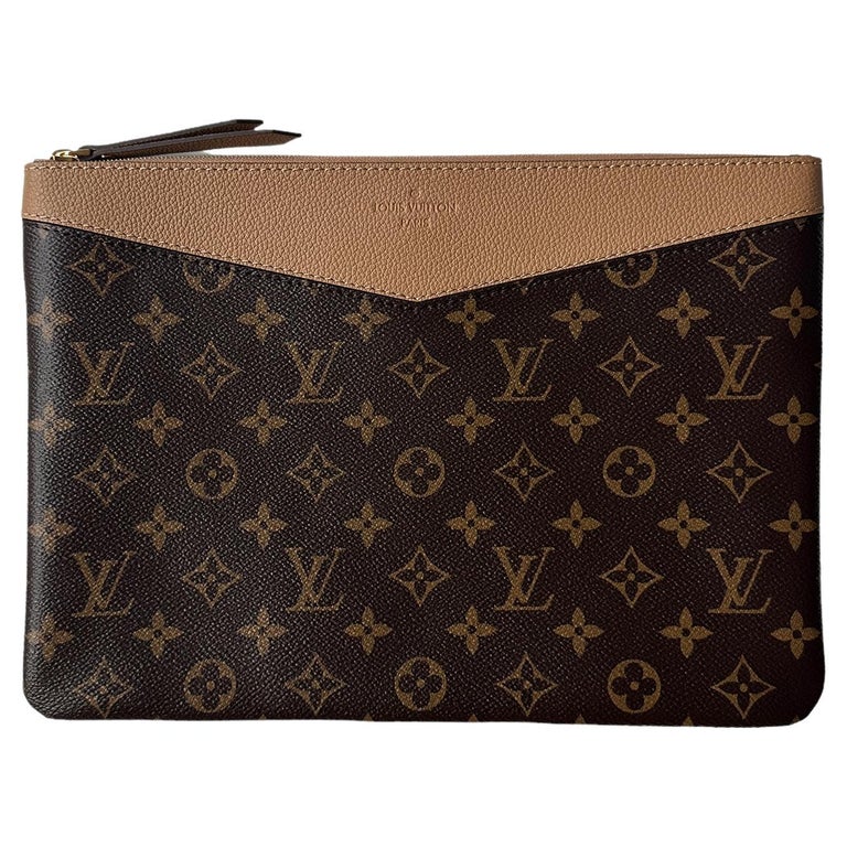 Louis Vuitton Daily Pouch Clutch Bag