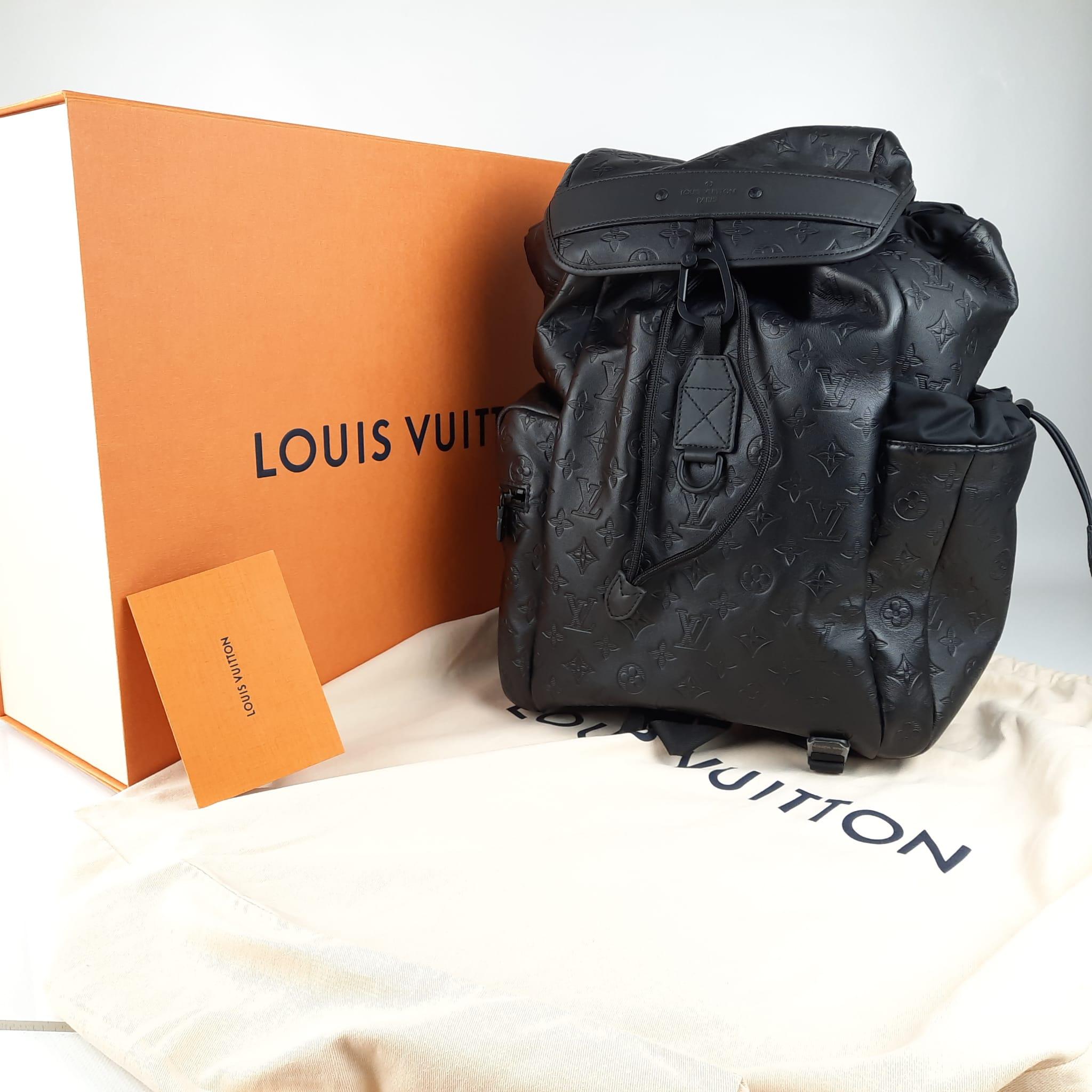Louis Vuitton Monogram Shadow Calf Leather Discovery Backpack In New Condition In Nicosia, CY