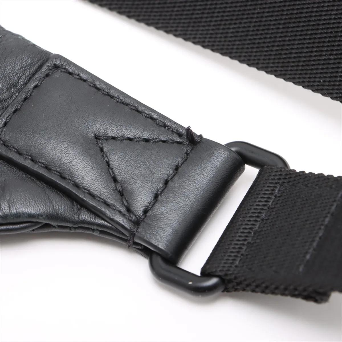 Louis Vuitton Monogram Shadow Discovery Bum Bag PM in vendita 6
