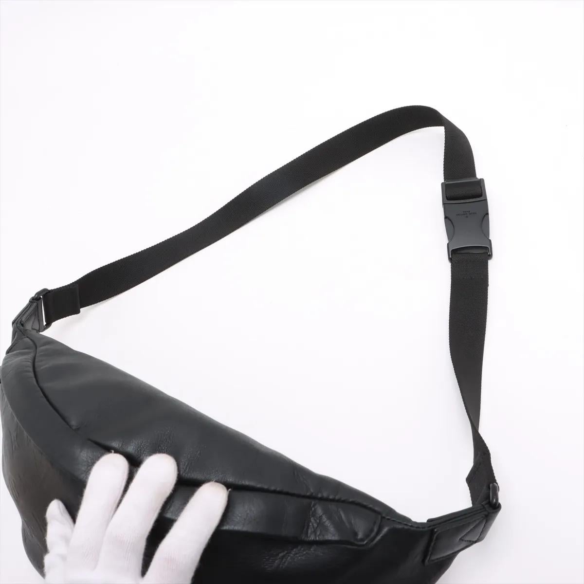 Louis Vuitton Monogram Shadow Discovery Bum Bag PM in vendita 1