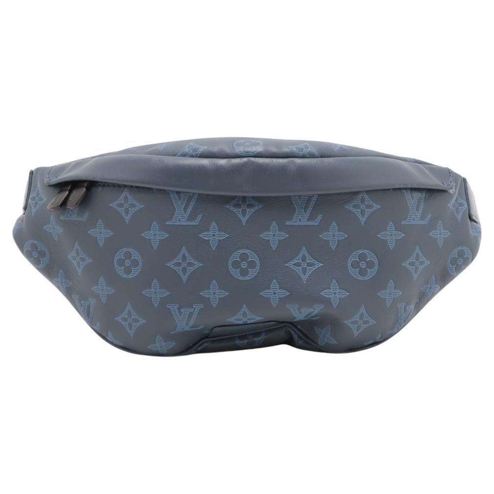 Louis Vuitton Monogram Shadow Discovery Bumbag PM Blau * PREORDER *