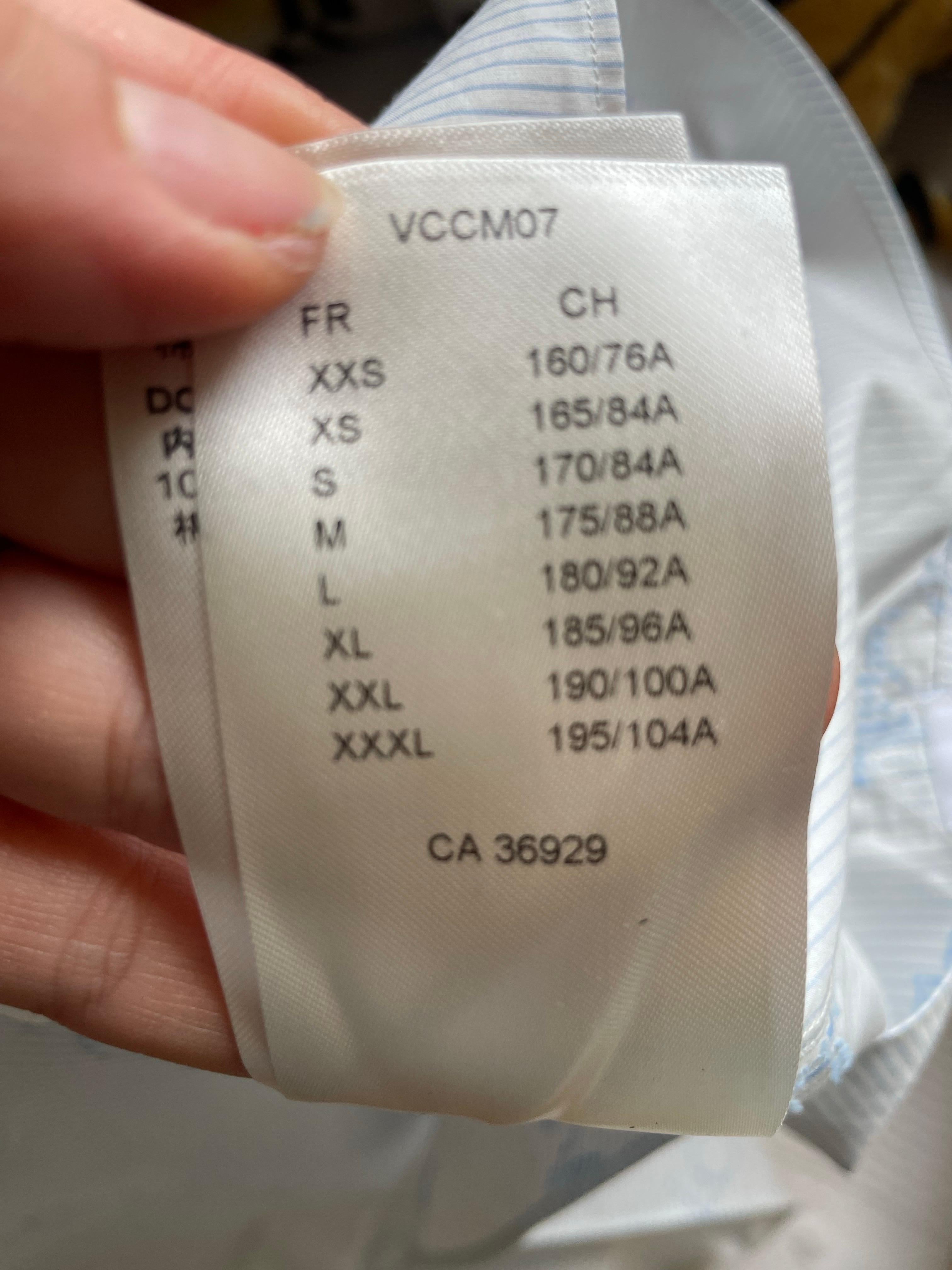 Camisa con monograma LOUIS VUITTON en venta 2