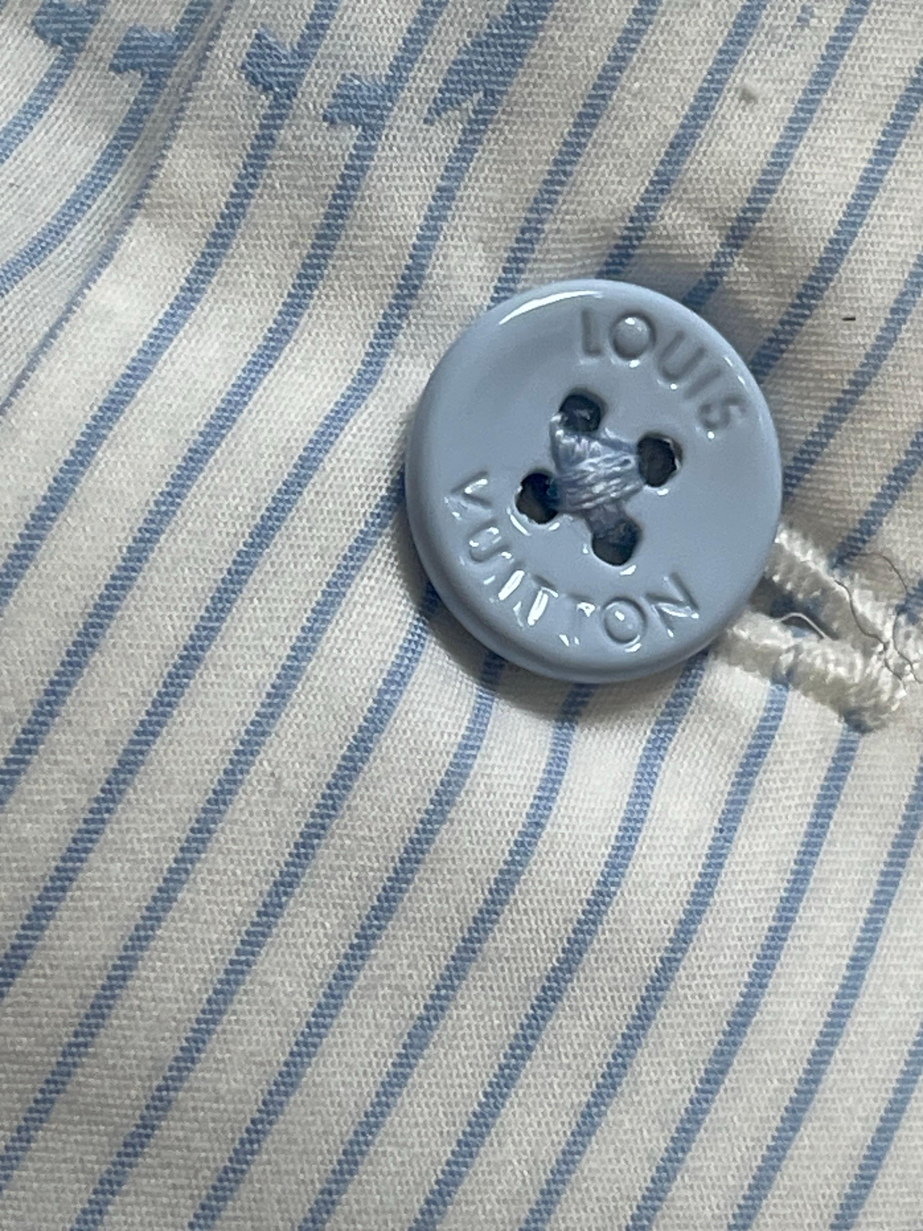 Camisa con monograma LOUIS VUITTON en venta 3