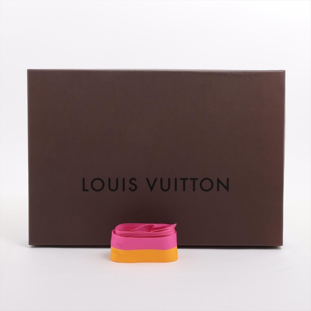 Louis Vuitton Monogram Silk Shawl Pink For Sale 1