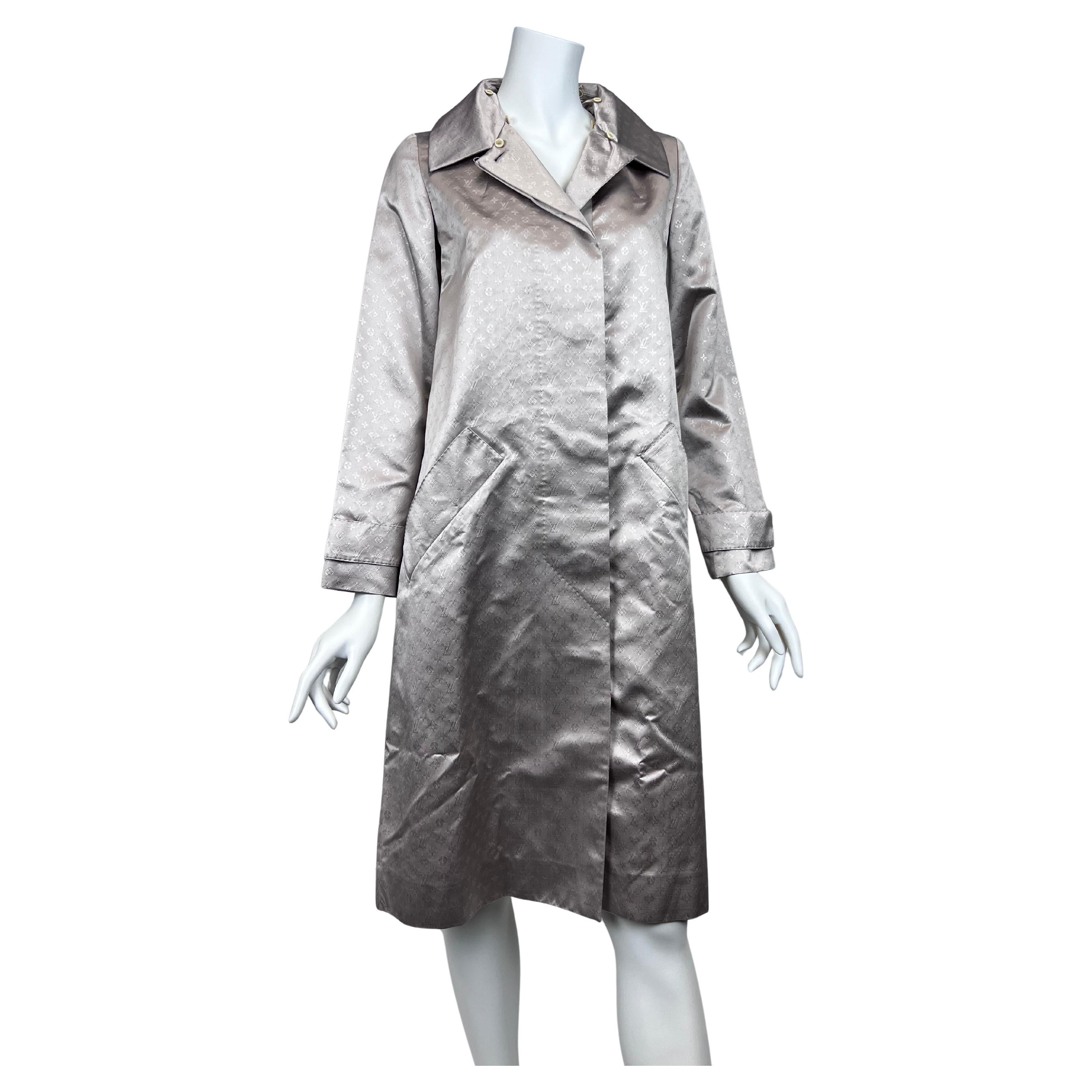 Louis Vuitton Monogram Silk Trench Coat with Detachable Fur Collar Sz: 34 For Sale