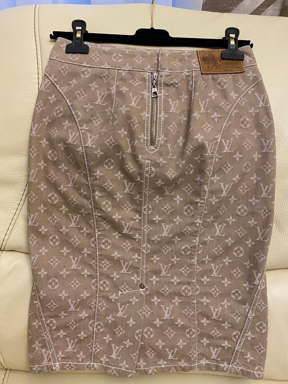 Women's or Men's Louis Vuitton Monogram Skirt For Sale