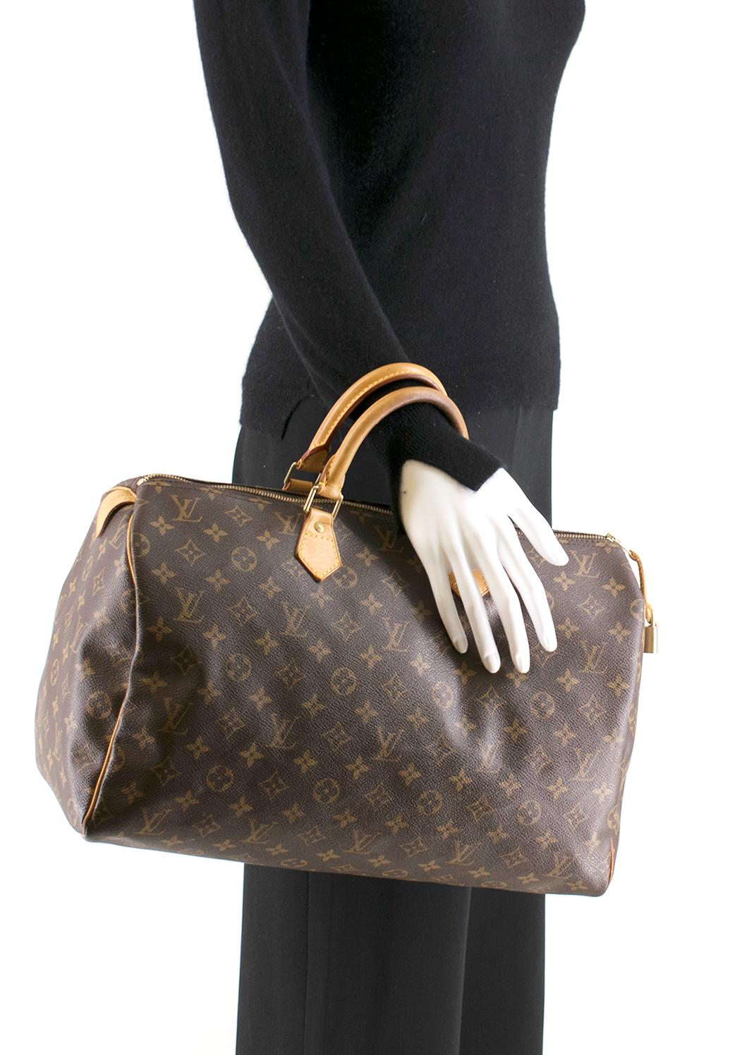 Women's or Men's Louis Vuitton Monogram Speedy 25 Bag	