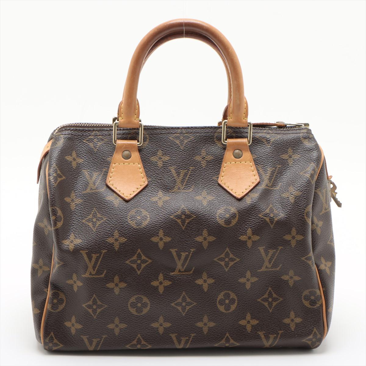 Die Louis Vuitton Monogram Speedy 25 ist eine klassische und ikonische Handtasche, die Luxus und Zweckmäßigkeit verkörpert. Die kompakte und dennoch geräumige Tasche ist aus dem für Louis Vuitton typischen Monogram Canvas gefertigt und zeichnet sich