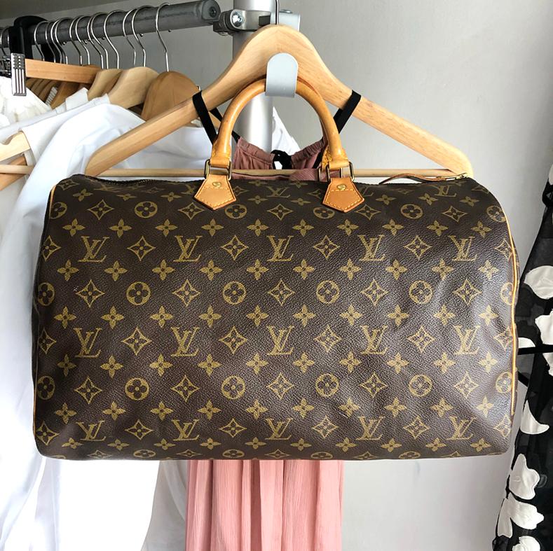 Louis Vuitton Monogram Speedy 40 Bag In Good Condition For Sale In Toronto, ON