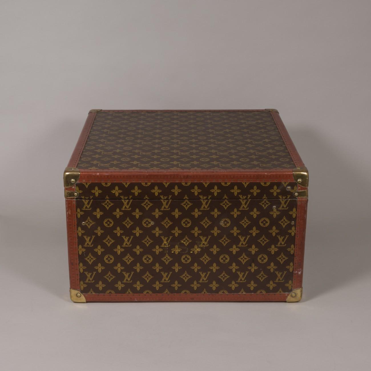 louis vuitton square box bag