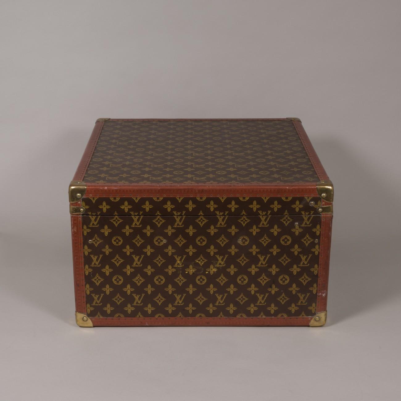 lv hard trunk