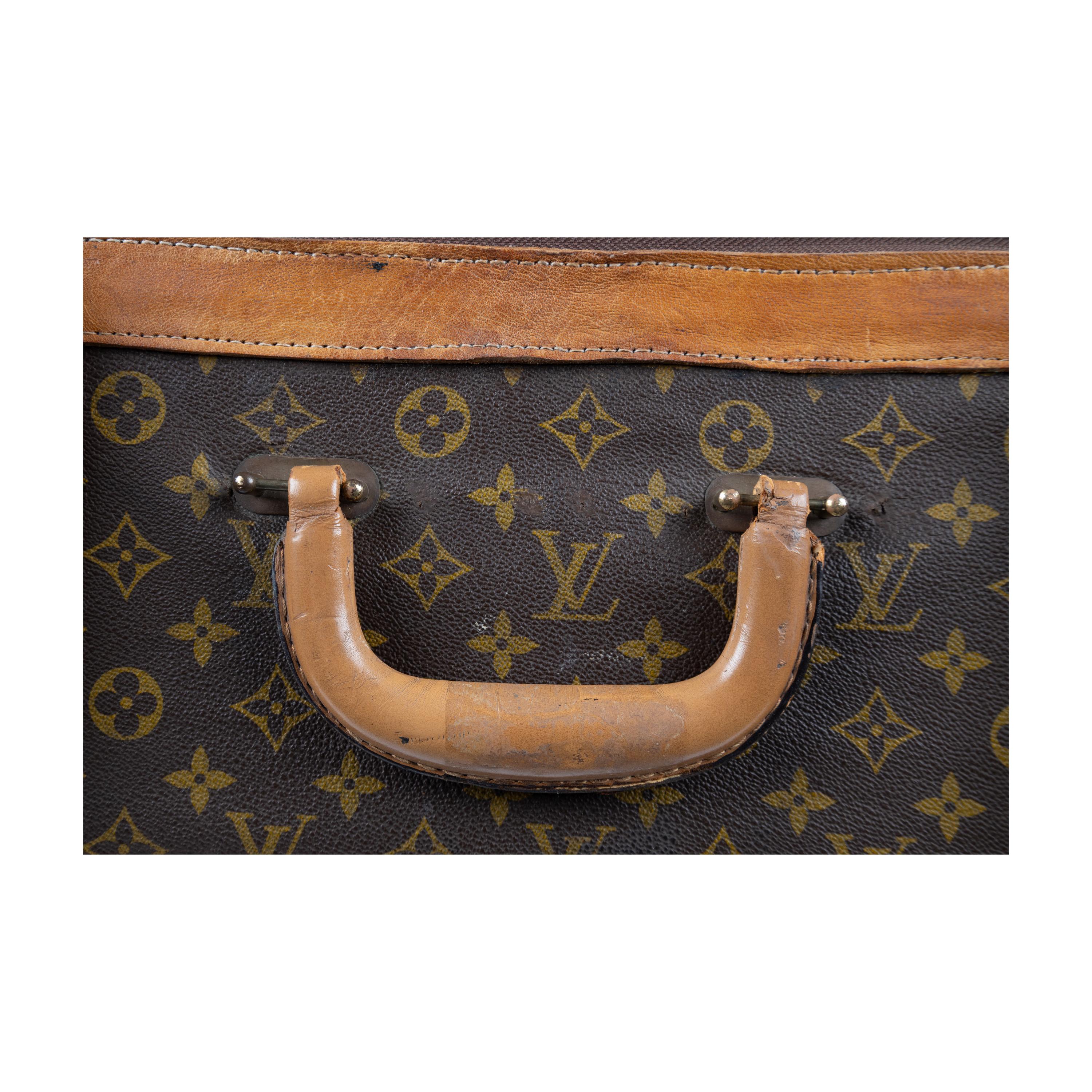 Women's or Men's Louis Vuitton Monogram Stratos 60 Travel Bag - '80s For Sale
